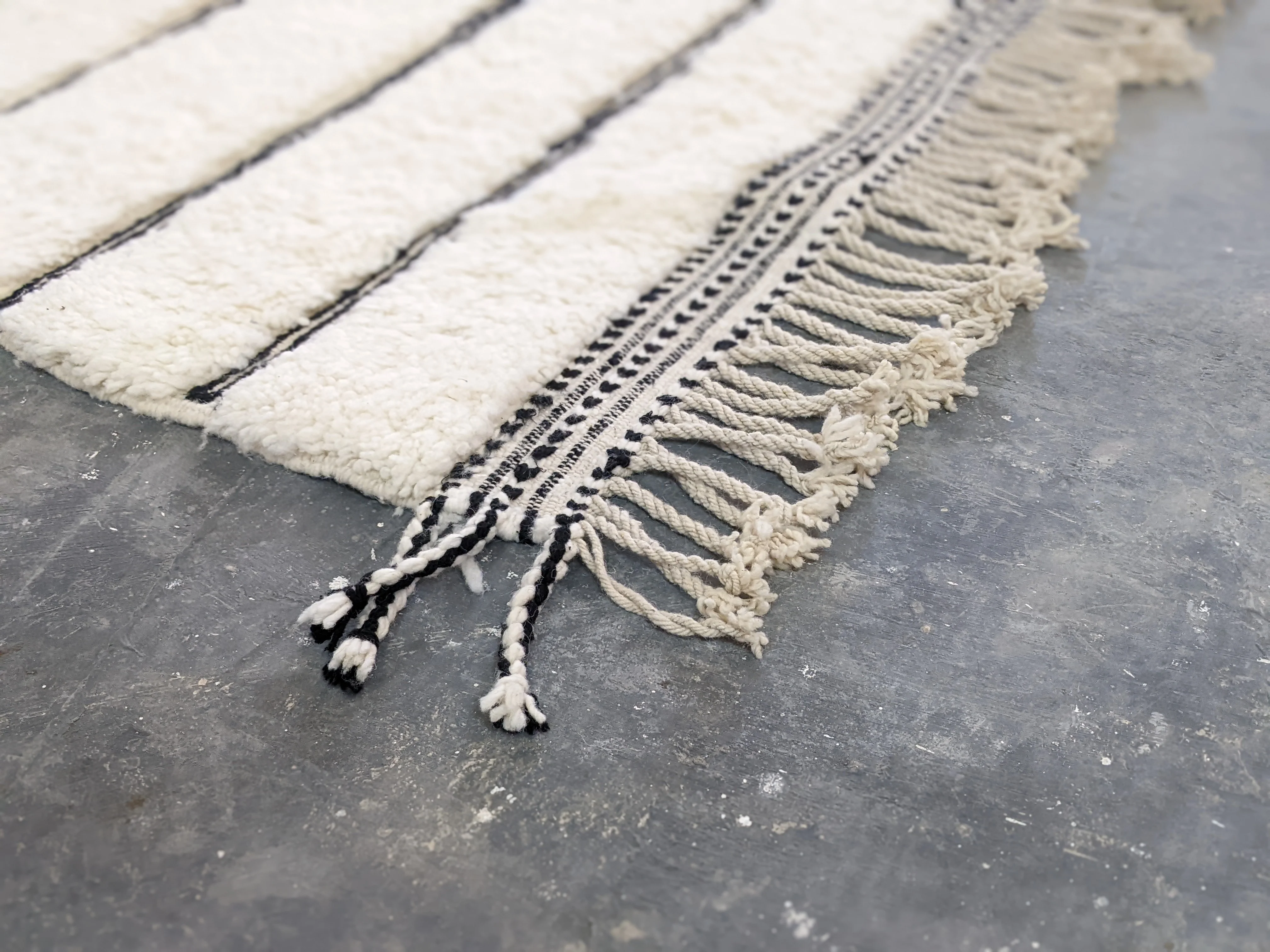 LARGE Beni Ouarain Rug, 295 x 215 cm || 9,68 x 7,05 feet, G-384 - Image 2