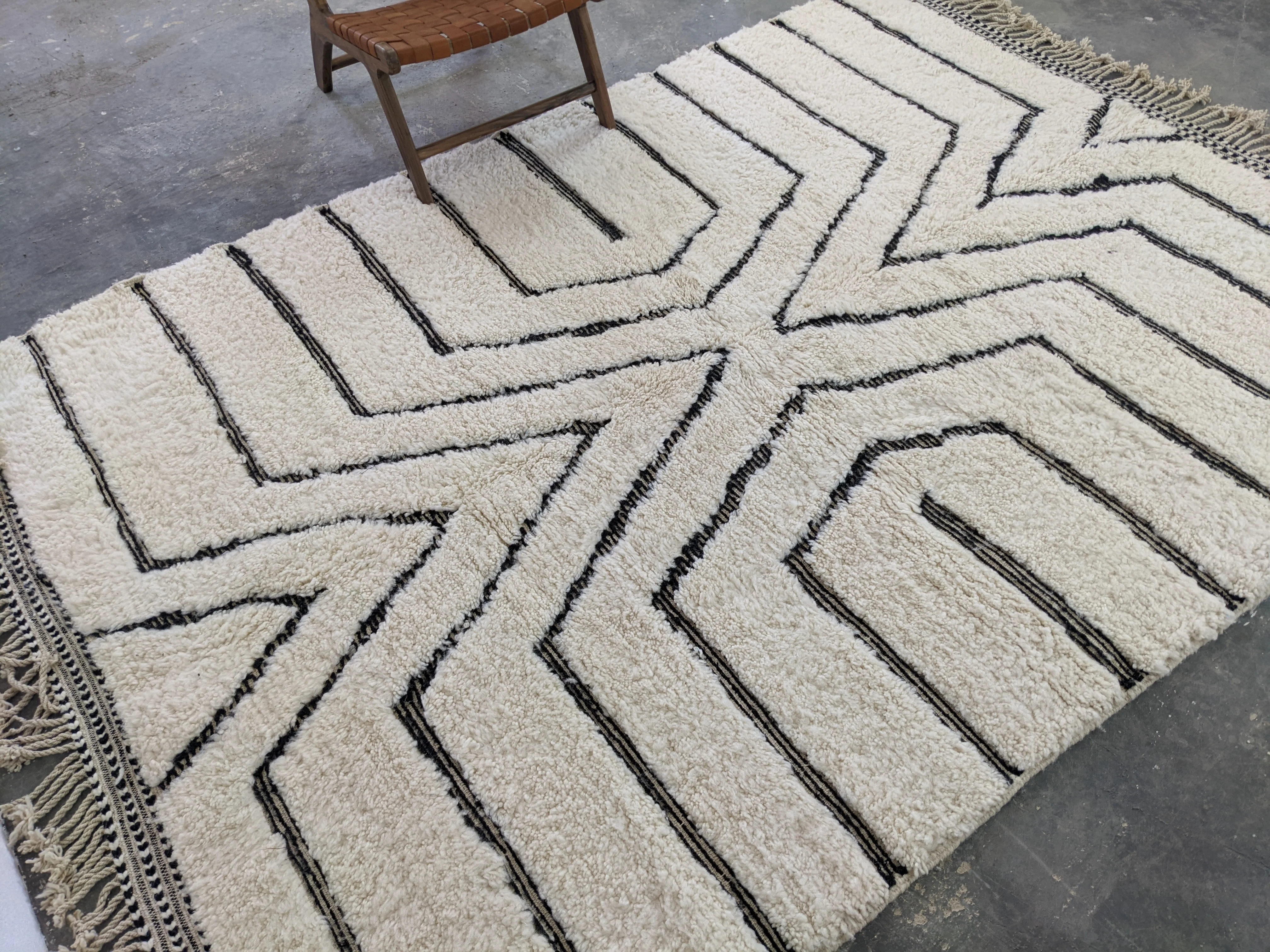 LARGE Beni Ouarain Rug, 295 x 215 cm || 9,68 x 7,05 feet, G-384 - Image 3