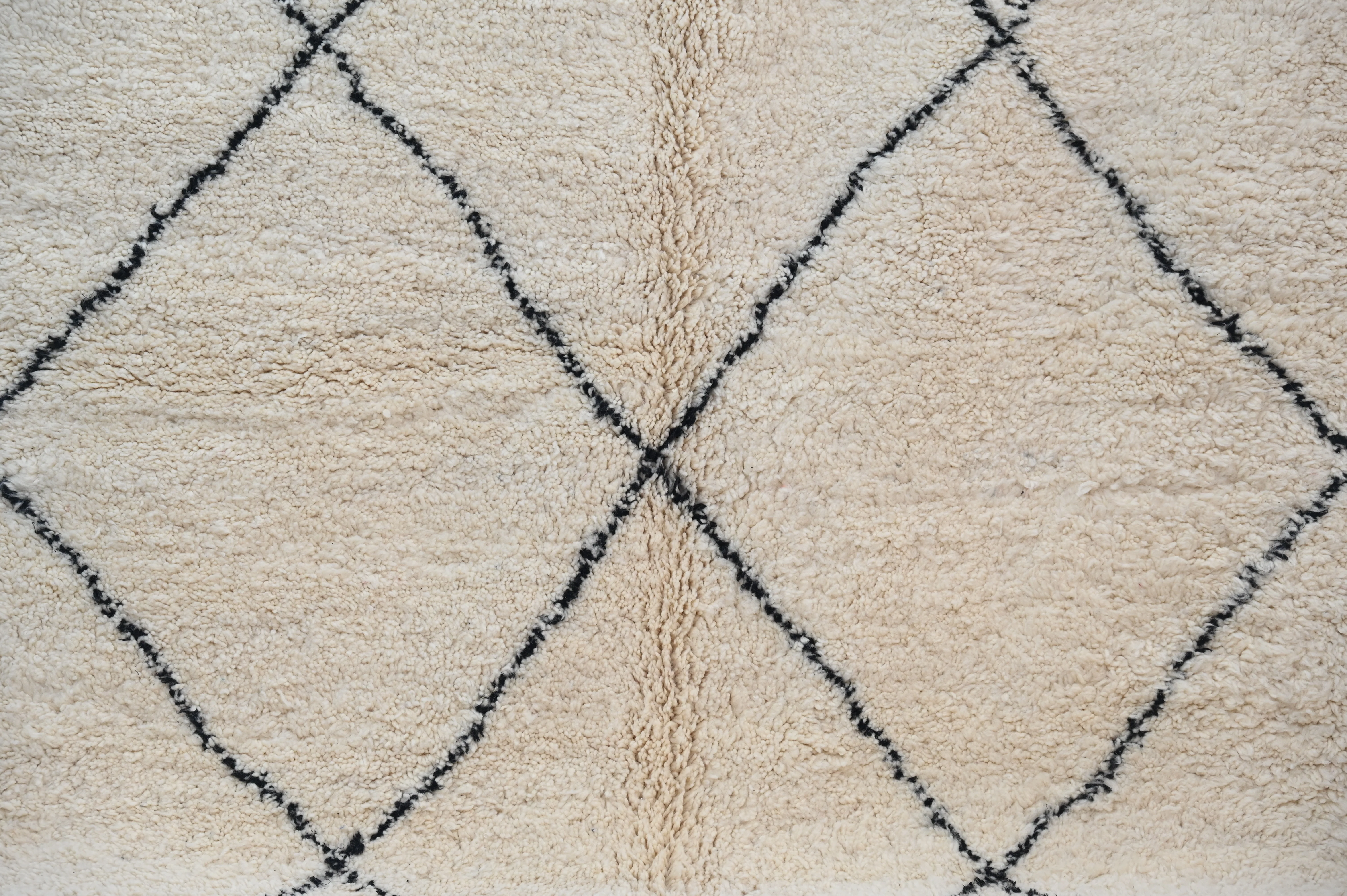LARGE Beni Ouarain Rug, 300 x 200 cm, GO-856 - Image 4