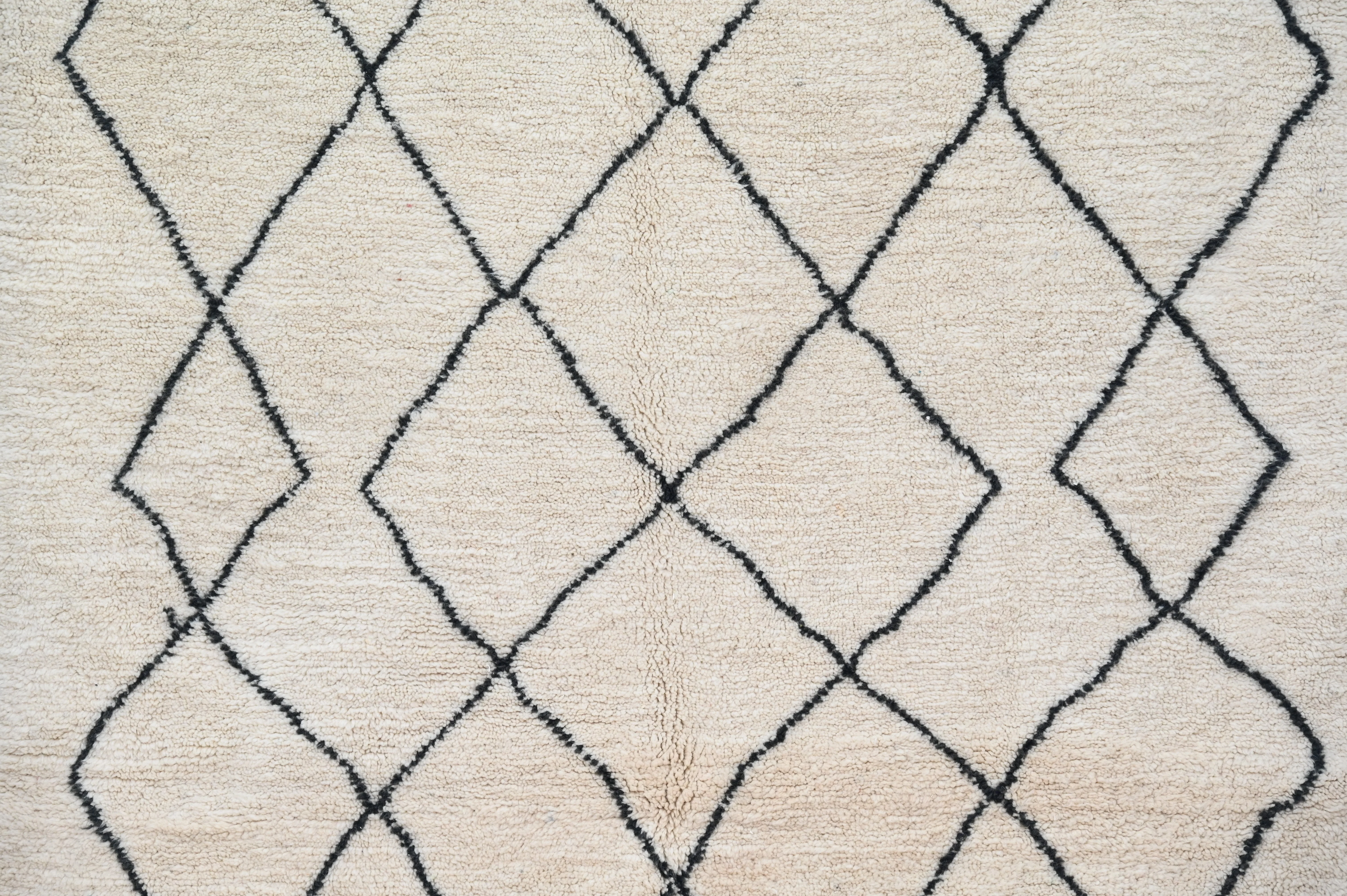 LARGE Beni Ouarain Rug, 300 x 205 cm, GO-864 - Image 4