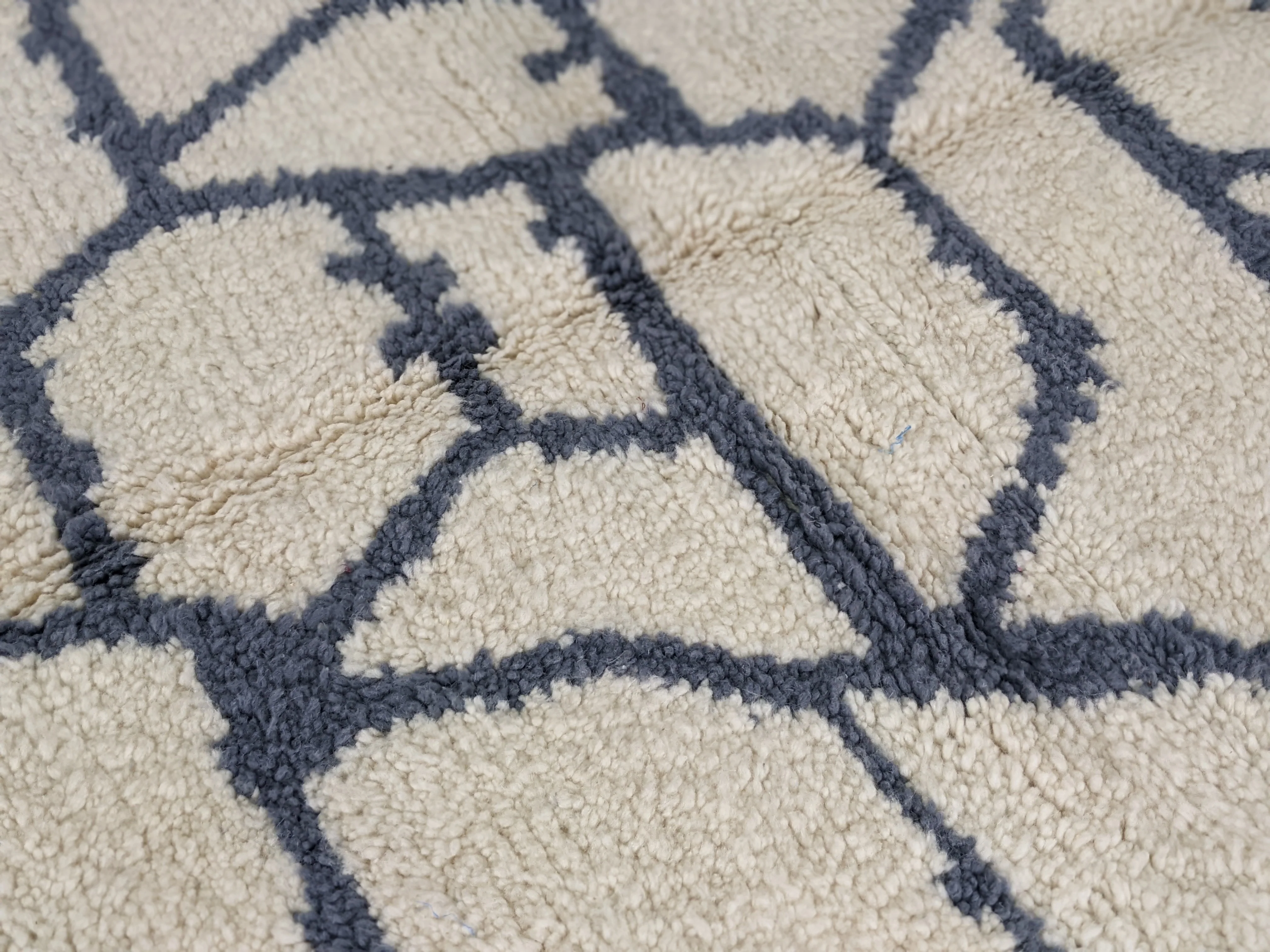 LARGE Beni Ouarain Rug, 300 x 210 cm, GO-466 - Image 4