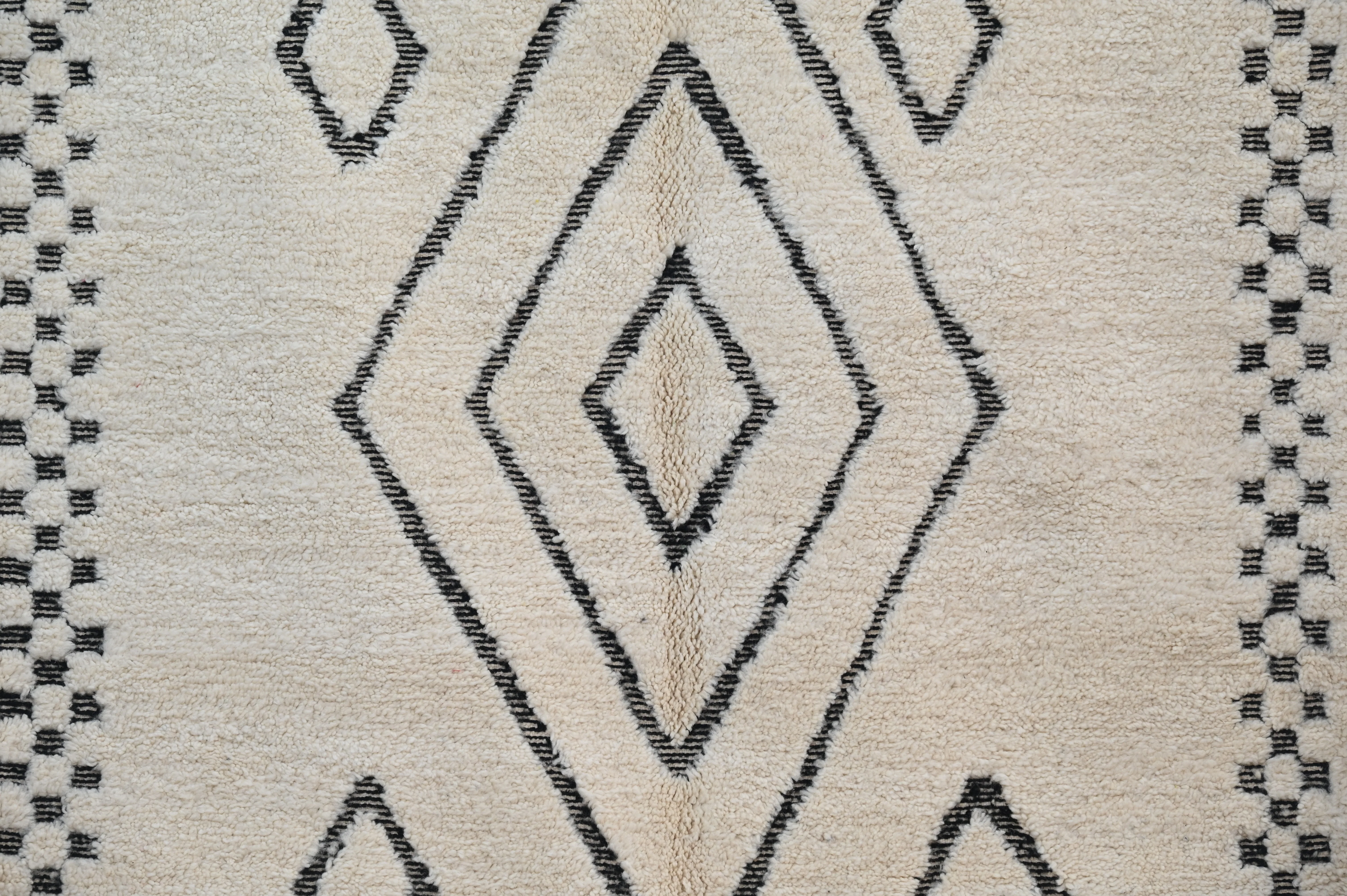 LARGE Beni Ouarain Rug, 300 x 215 cm, GO-835 - Image 6