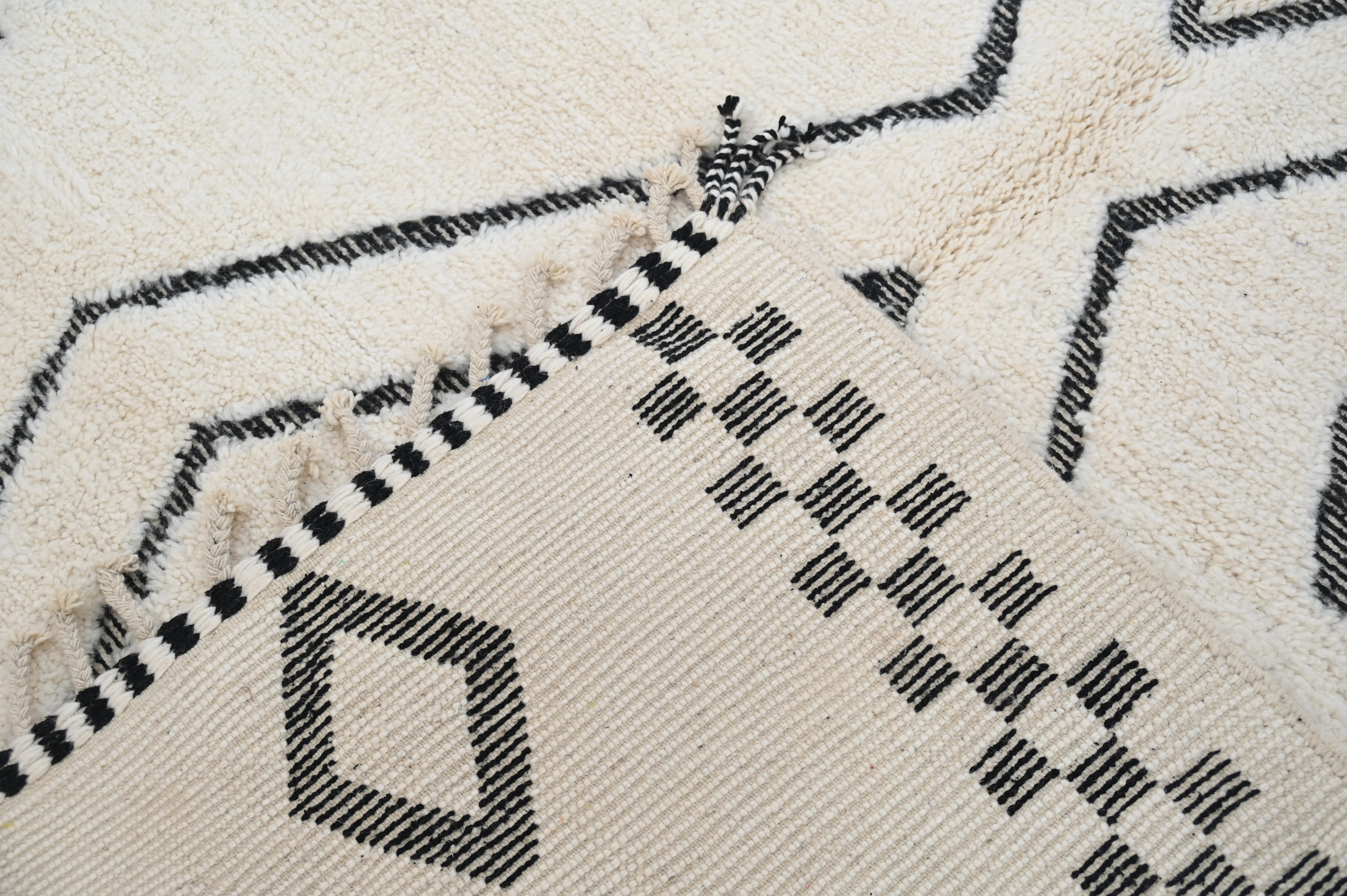 LARGE Beni Ouarain Rug, 300 x 215 cm, GO-835 - Image 8