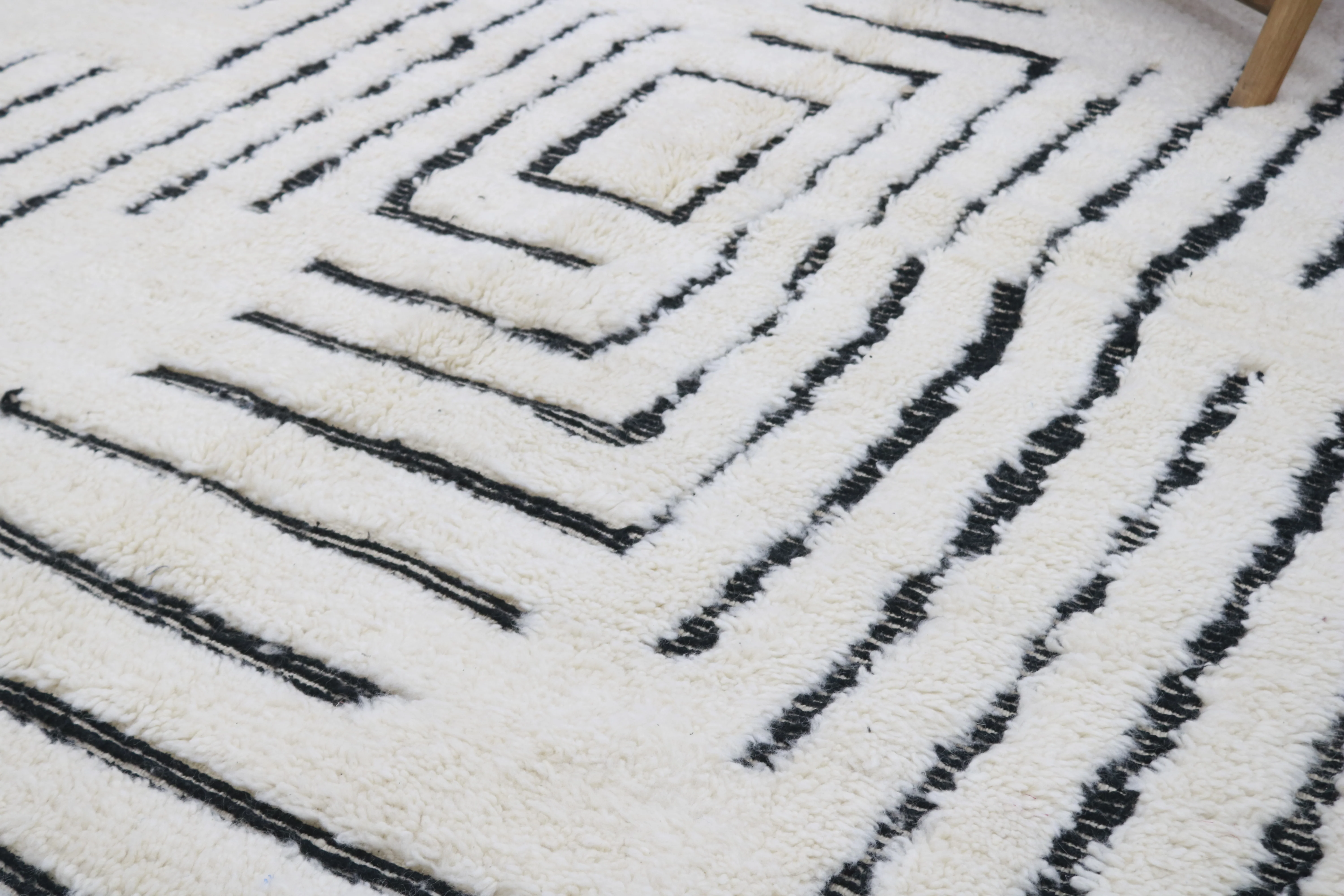 LARGE Beni Ouarain Rug, 305 x 205 cm, GO-922 - Image 4