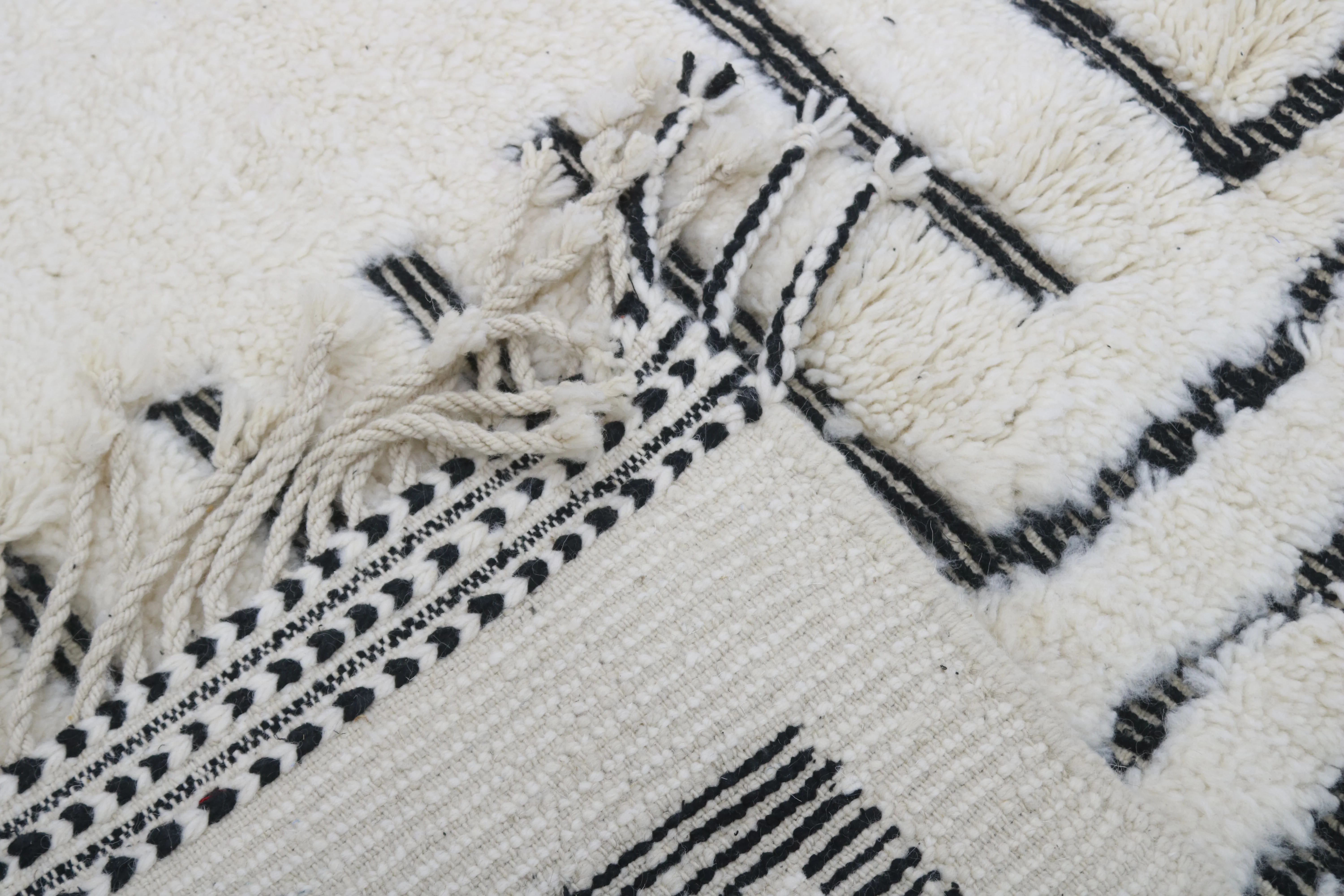 LARGE Beni Ouarain Rug, 305 x 205 cm, GO-922 - Image 5