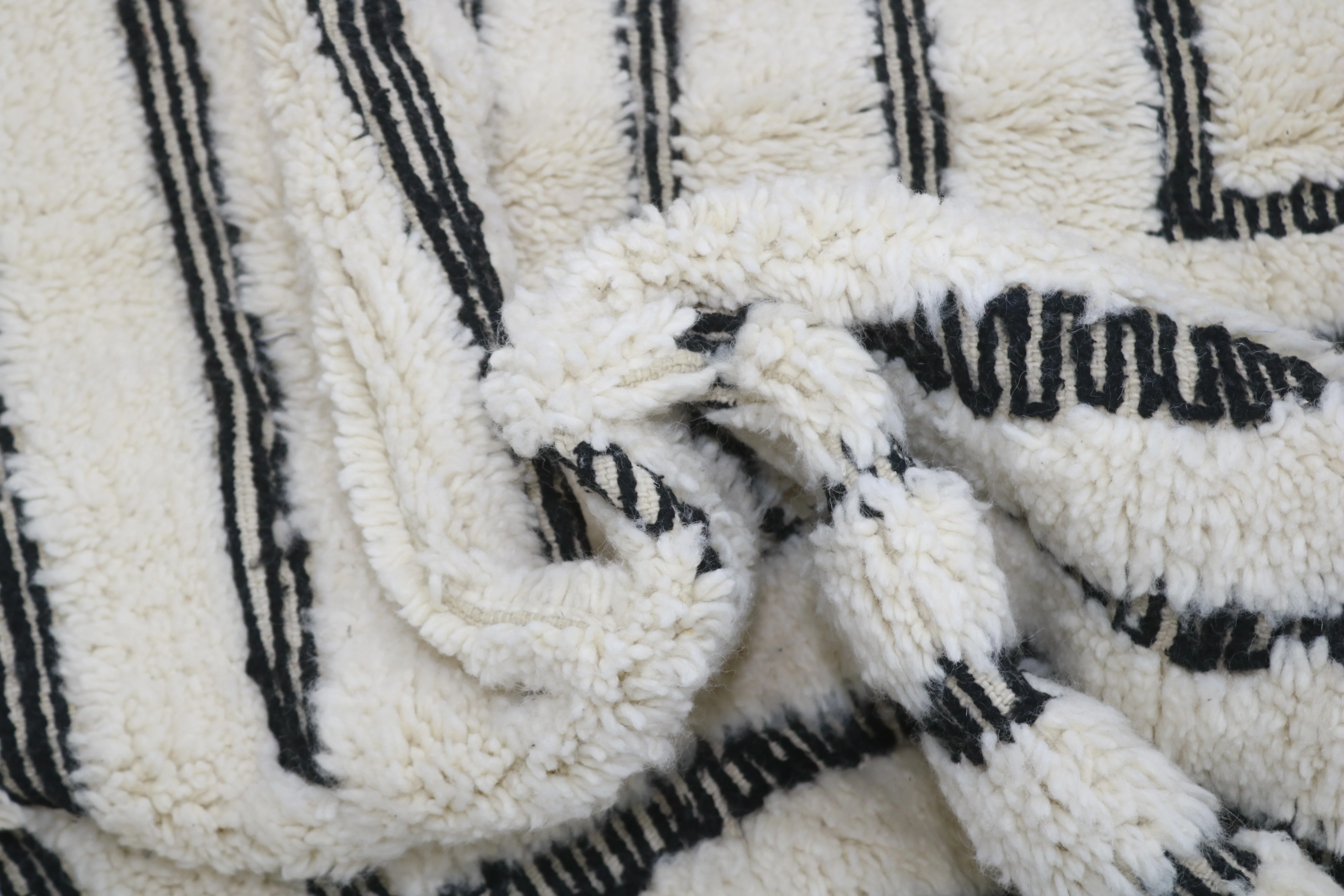 LARGE Beni Ouarain Rug, 305 x 205 cm, GO-922 - Image 7