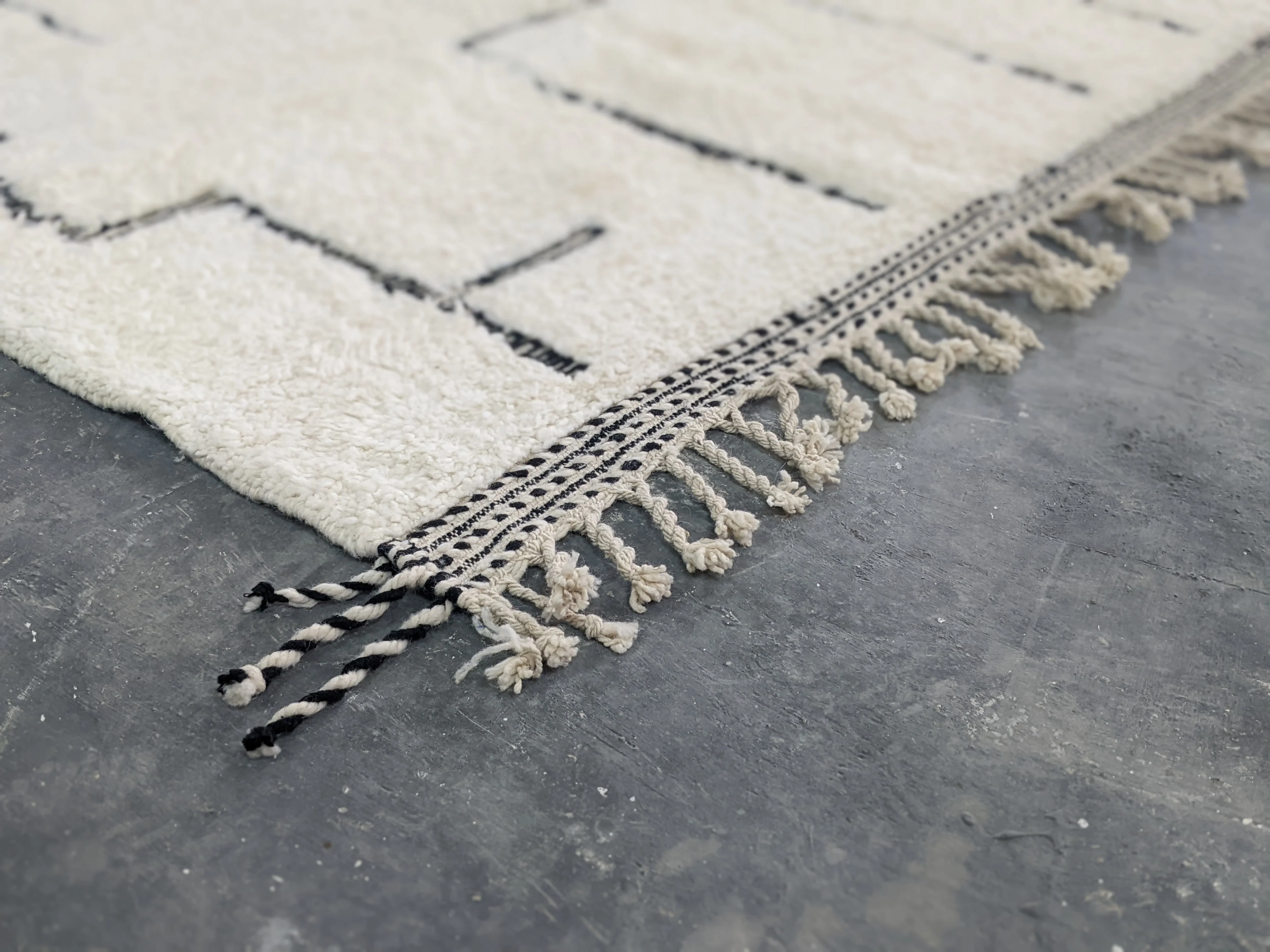 LARGE Beni Ouarain Rug, 305 x 215 cm || 10,01 x 7,05 feet, G-322 - Image 2