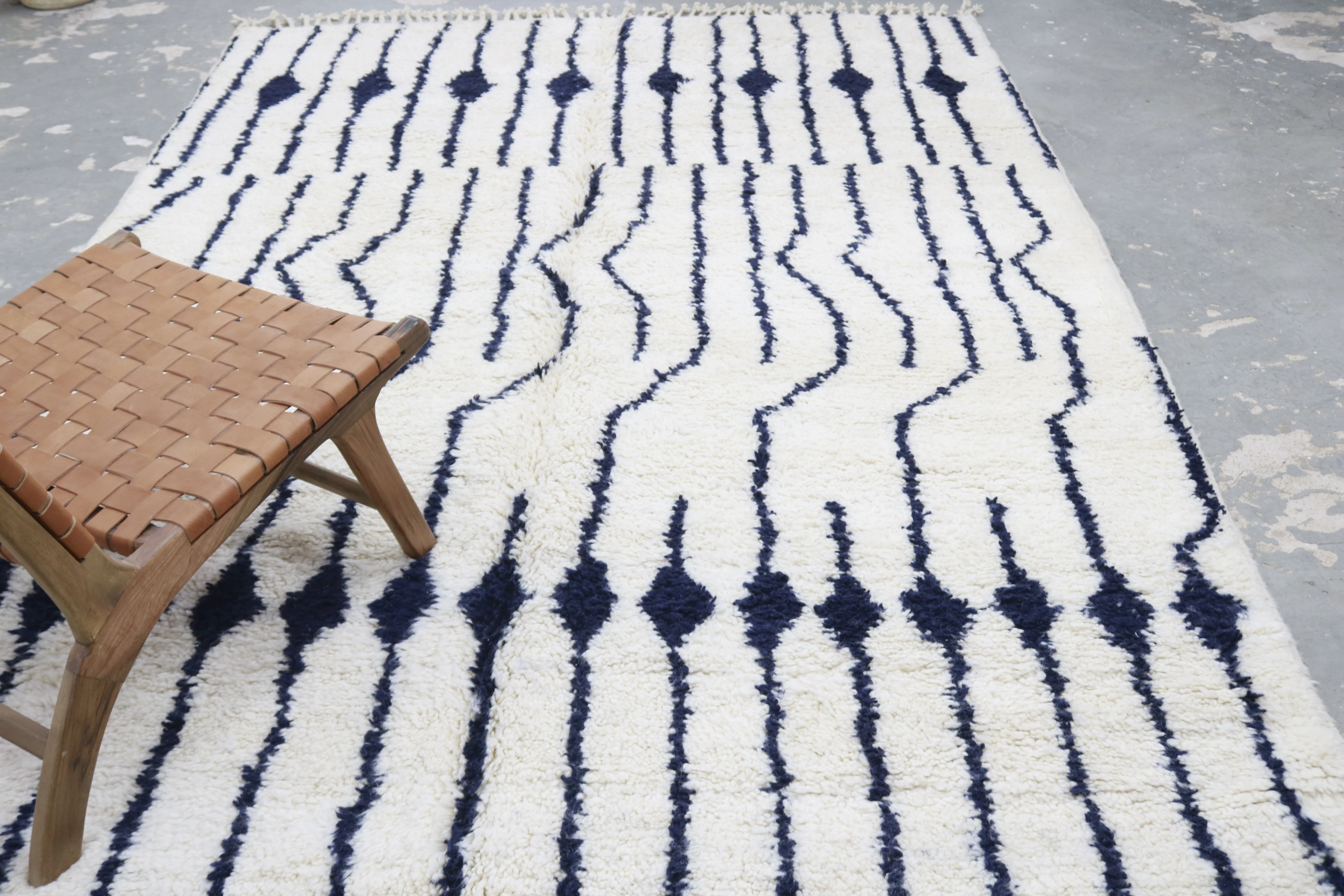 Large Beni Ouarain Rug 310×210 cm – Ivory & Dark Purple, GO-937 - Image 3