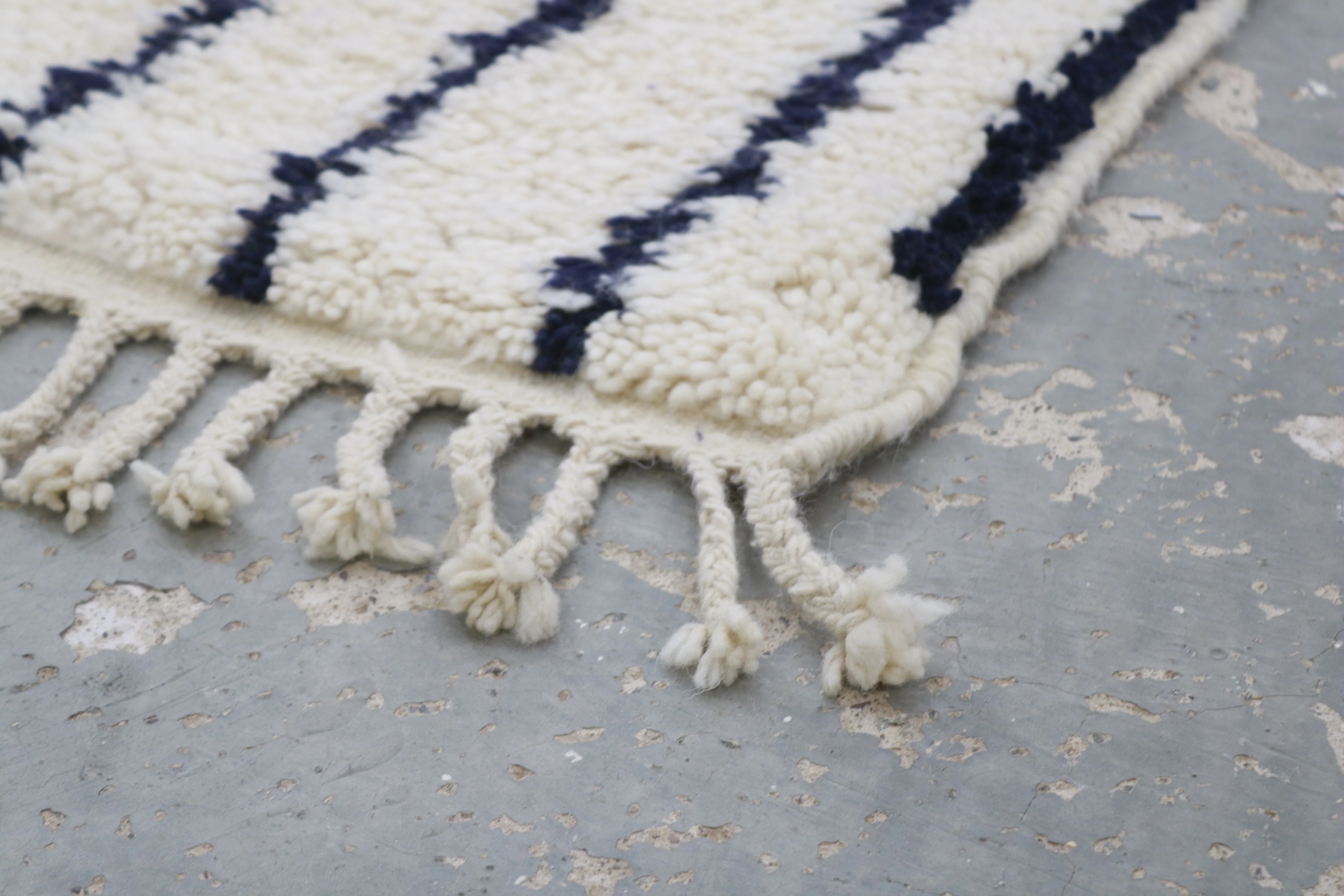 Large Beni Ouarain Rug 310×210 cm – Ivory & Dark Purple, GO-937 - Image 4