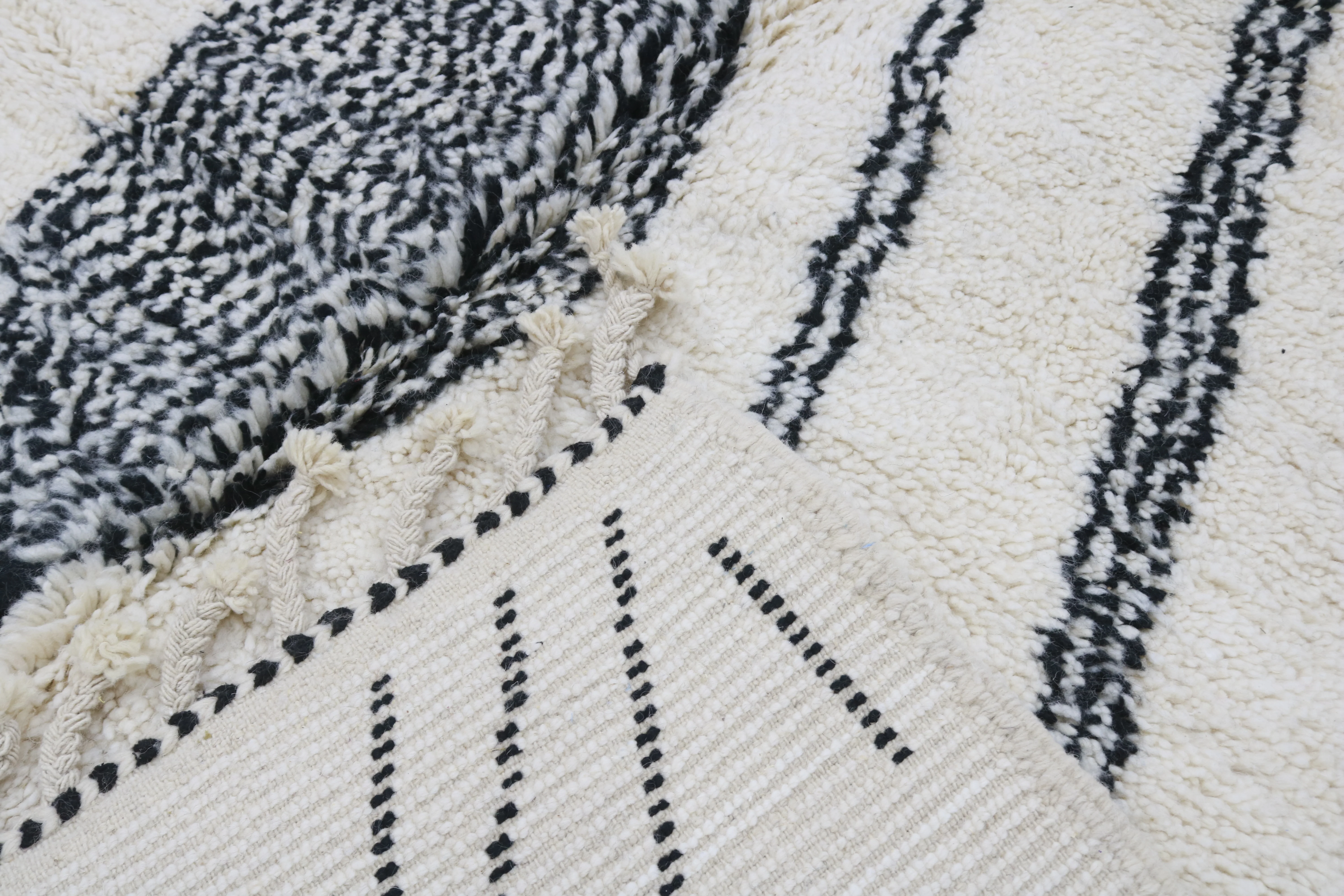 LARGE Beni Ouarain Rug, 310 x 205 cm, GO-920 - Image 5