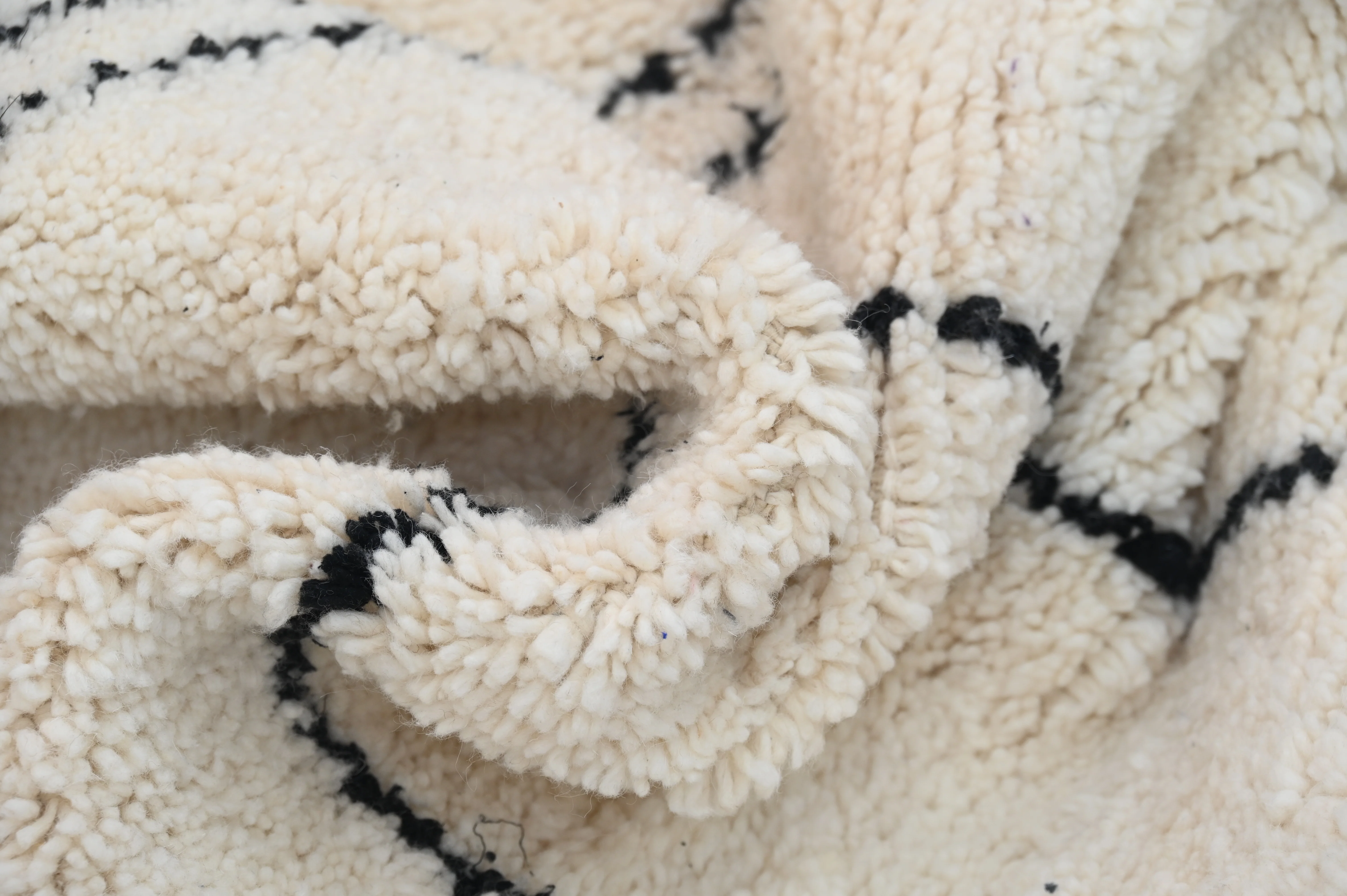 LARGE Beni Ouarain Rug, 310 x 210 cm, GO-854 - Image 3