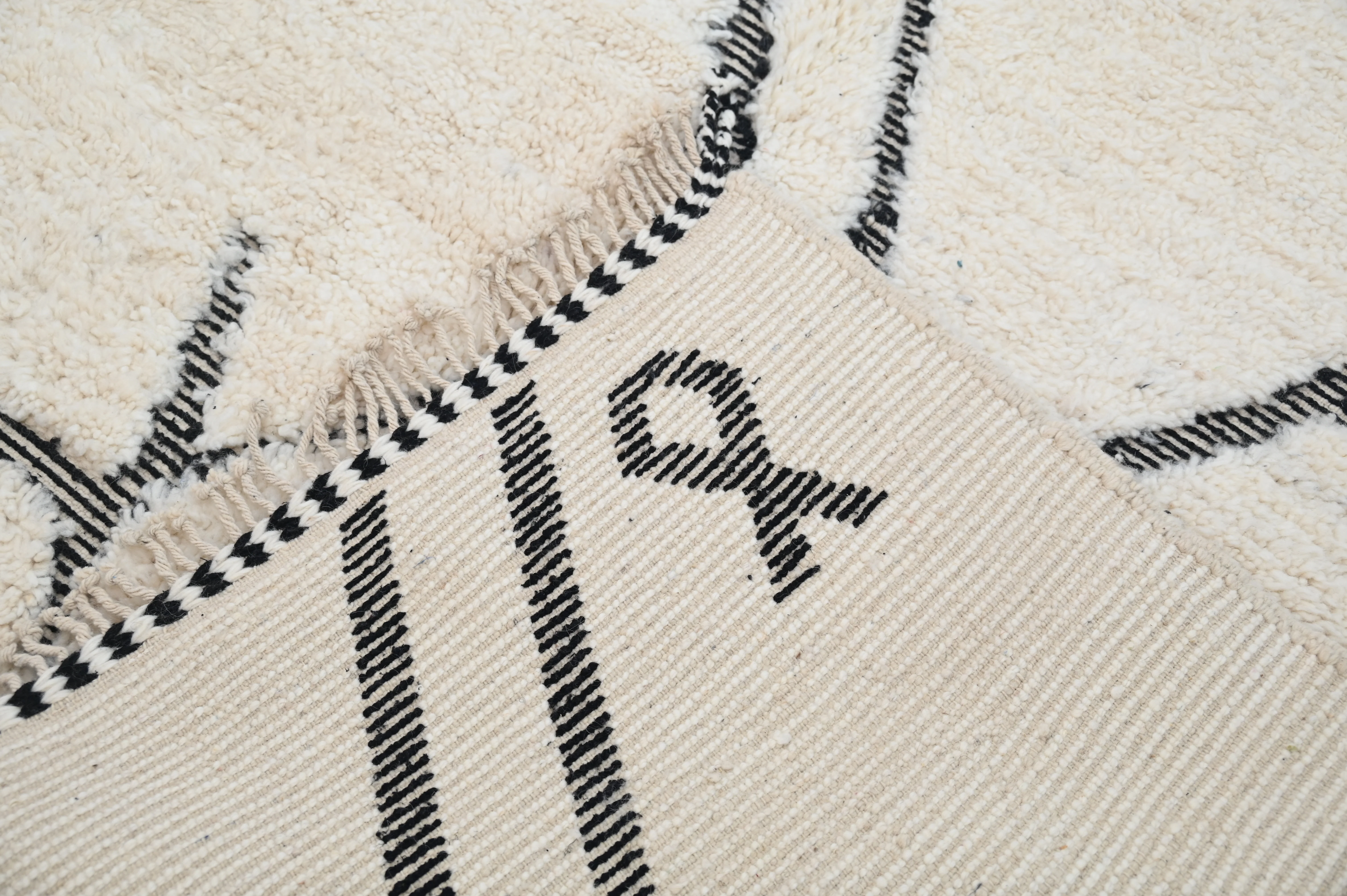 LARGE Beni Ouarain Rug, 330 x 200 cm, GO-805 - Image 7