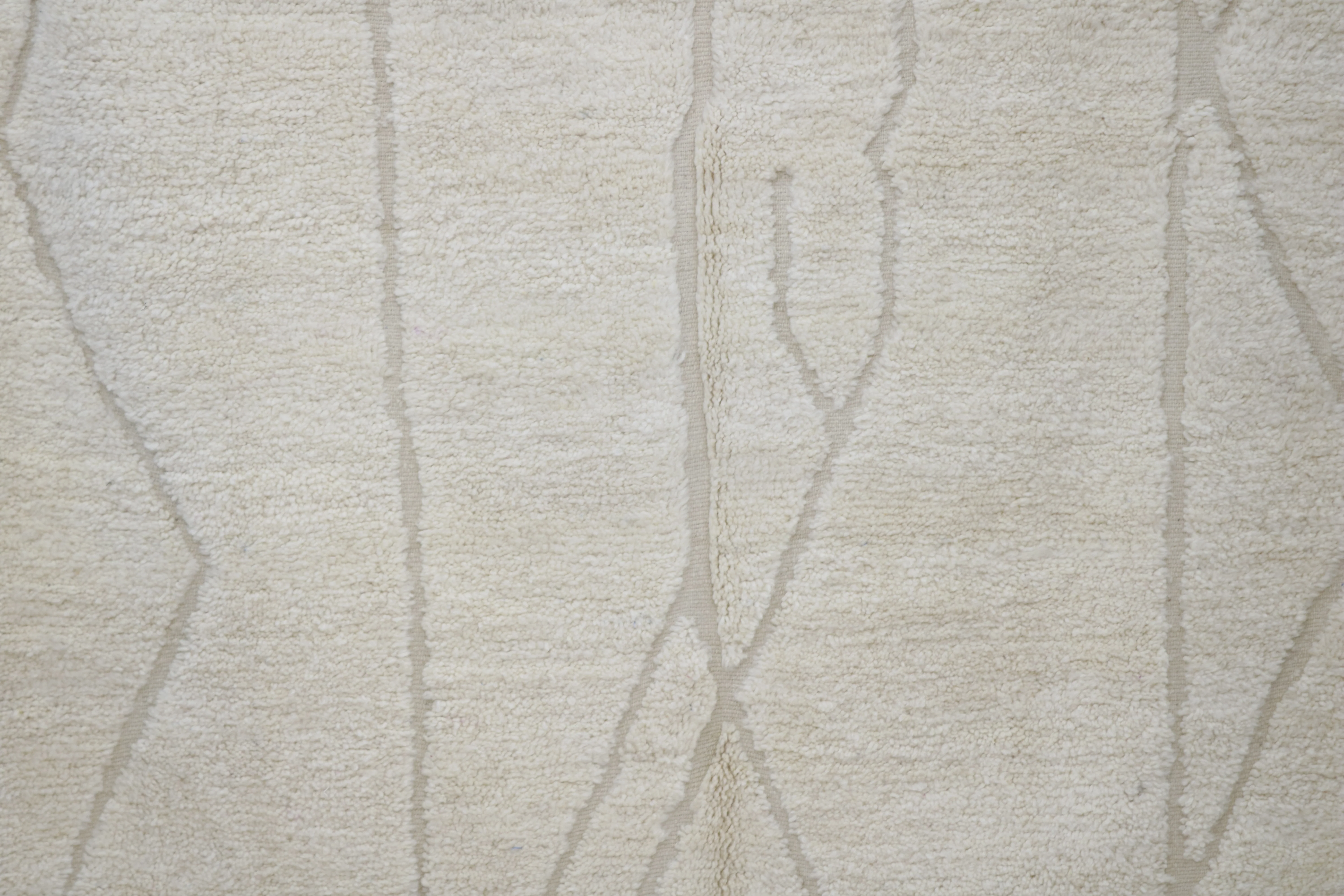 Large Beni Ouarain Rug 360×200 cm – Extra Long Ivory Moroccan Rug with Soft Organic Line Design, GO-960 - Image 8