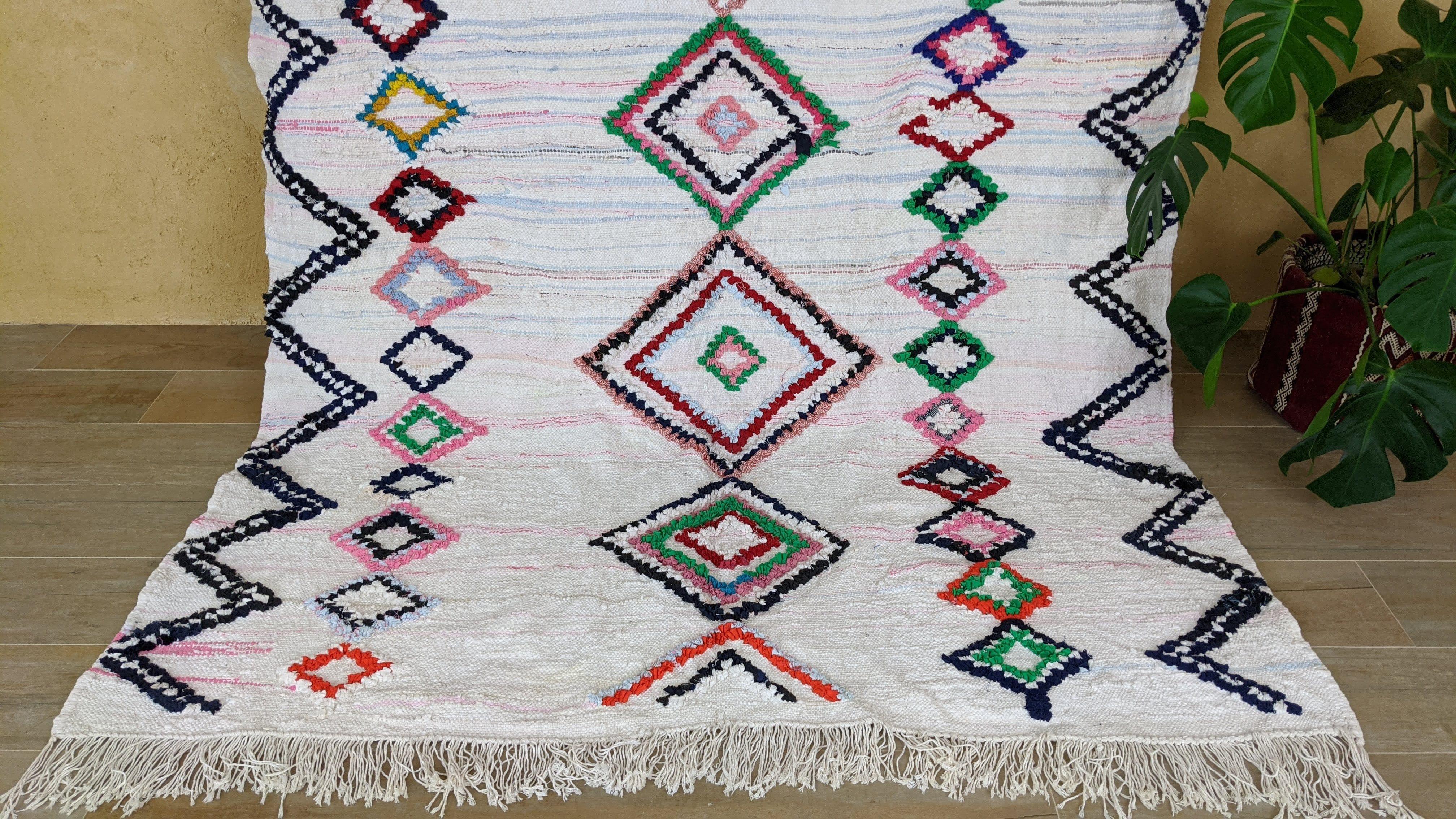 Large Boucherouite Rug, 270 x 172 cm || 8.86 x 5.64 feet - Image 4