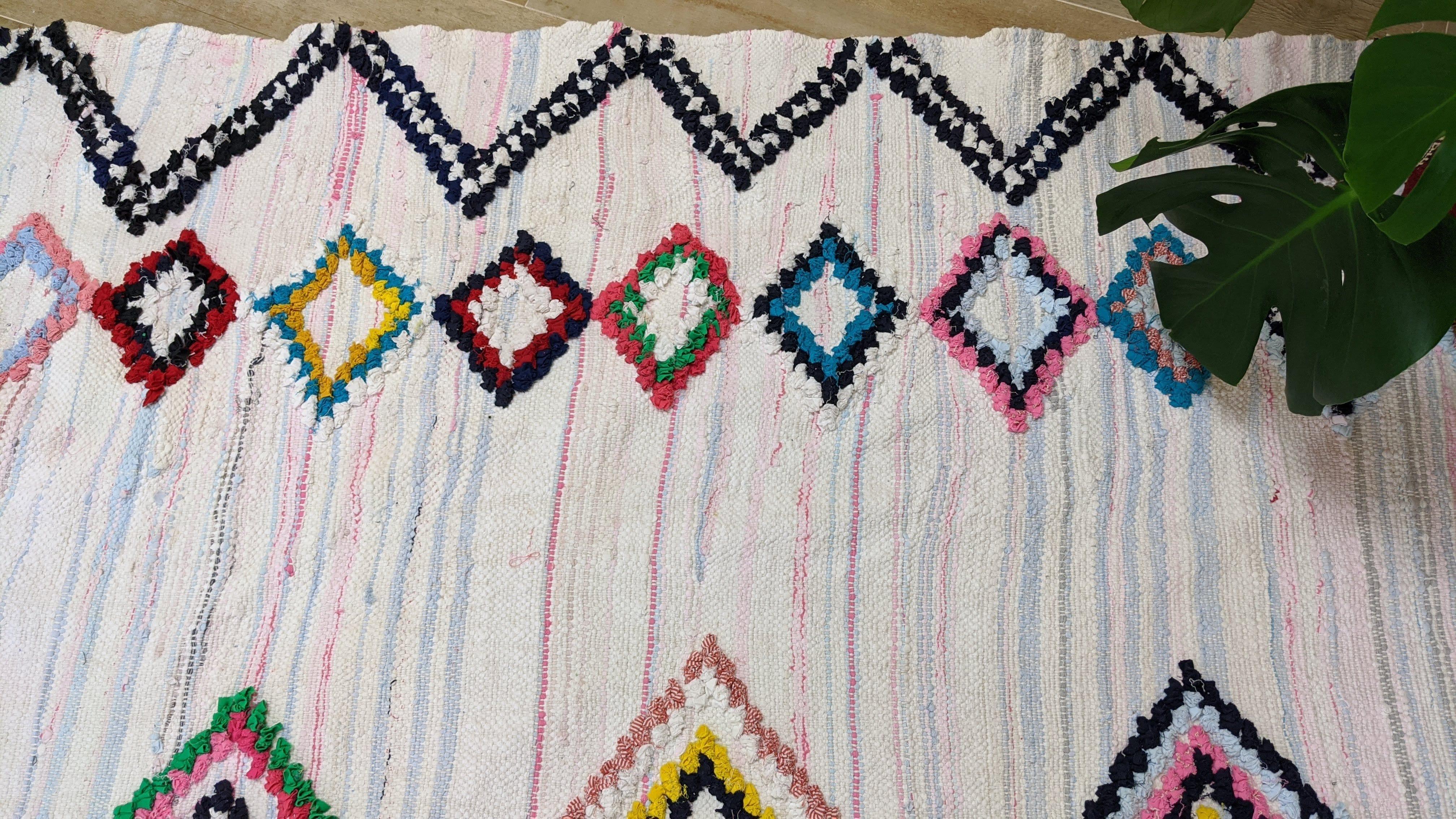 Large Boucherouite Rug, 270 x 172 cm || 8.86 x 5.64 feet - Image 5