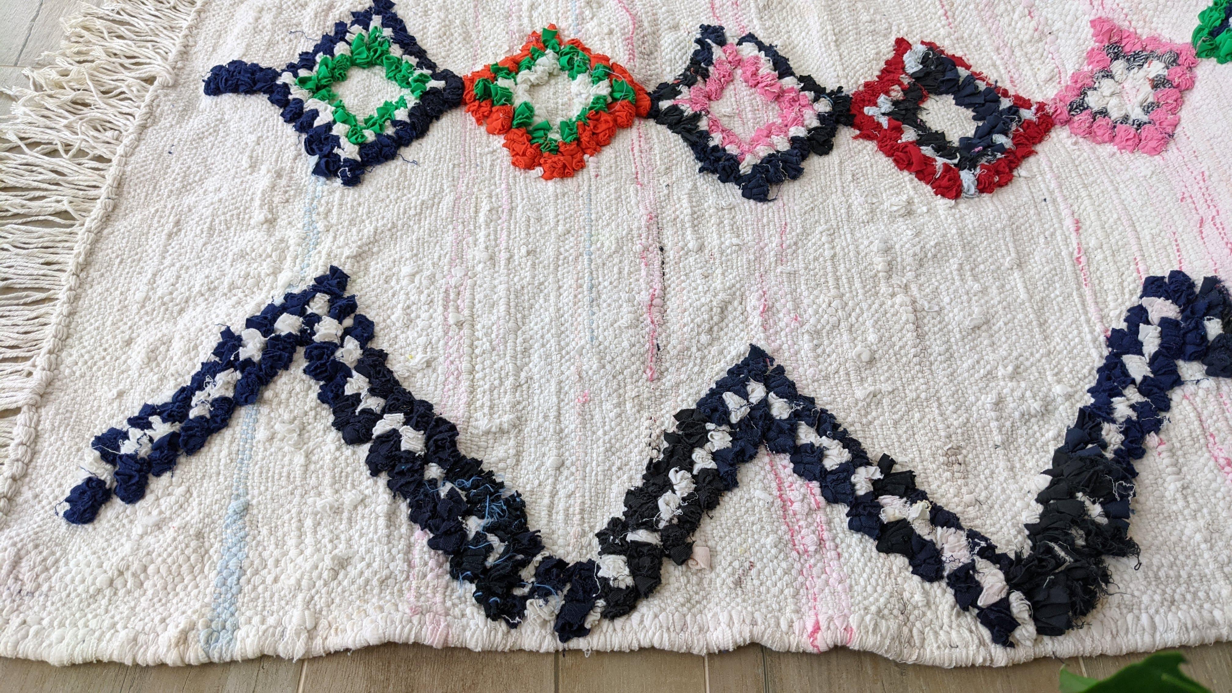 Large Boucherouite Rug, 270 x 172 cm || 8.86 x 5.64 feet - Image 6