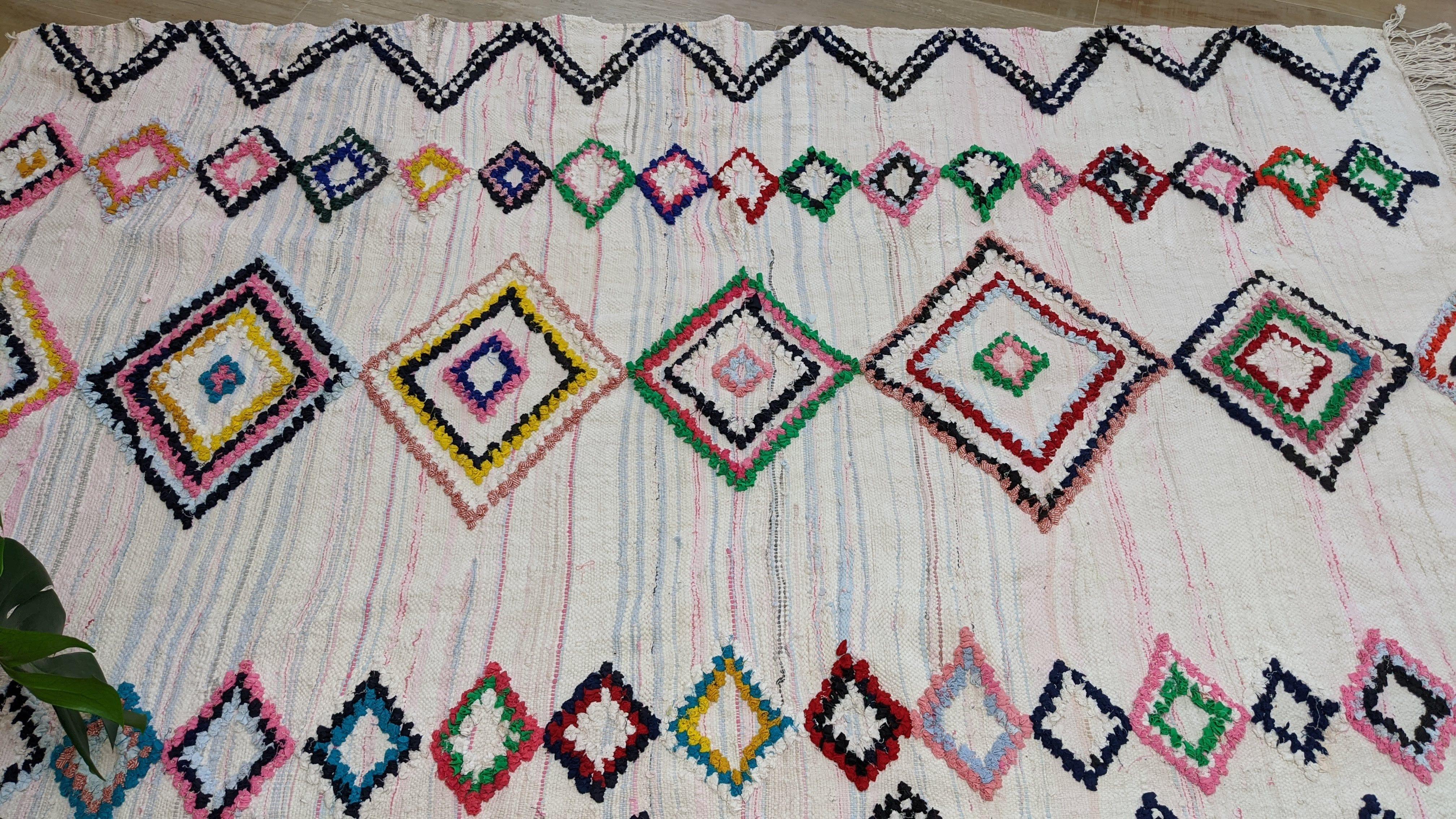 Large Boucherouite Rug, 270 x 172 cm || 8.86 x 5.64 feet - Image 9