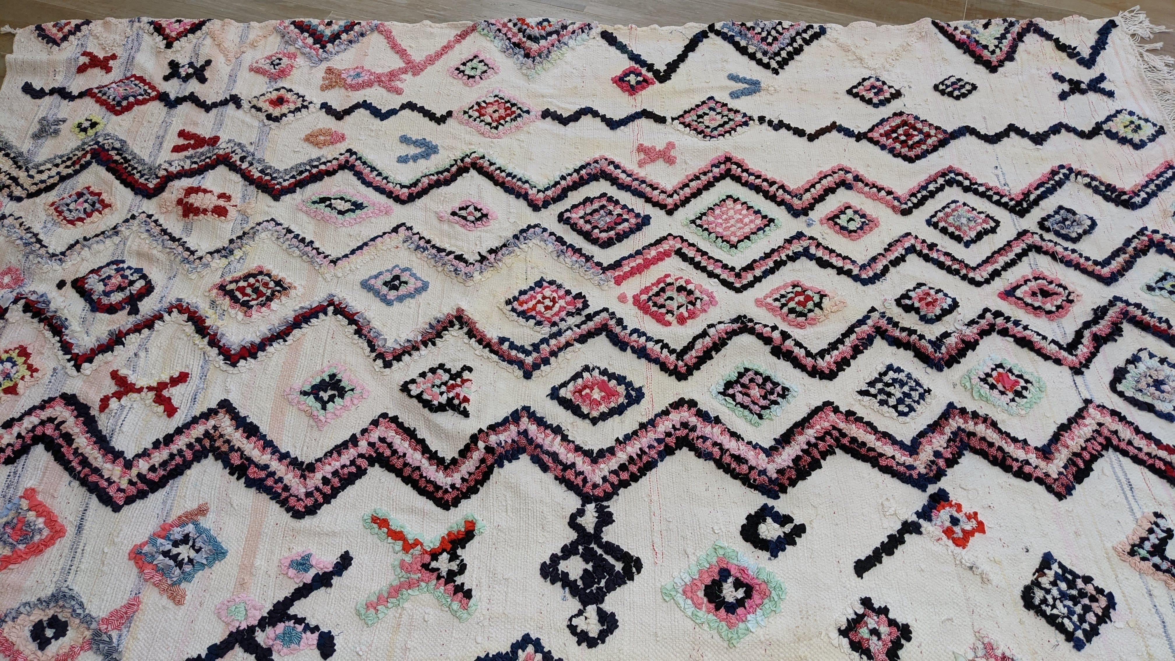 Large Boucherouite Rug, 270 x 180 cm || 8.86 x 5.91 feet - Image 9