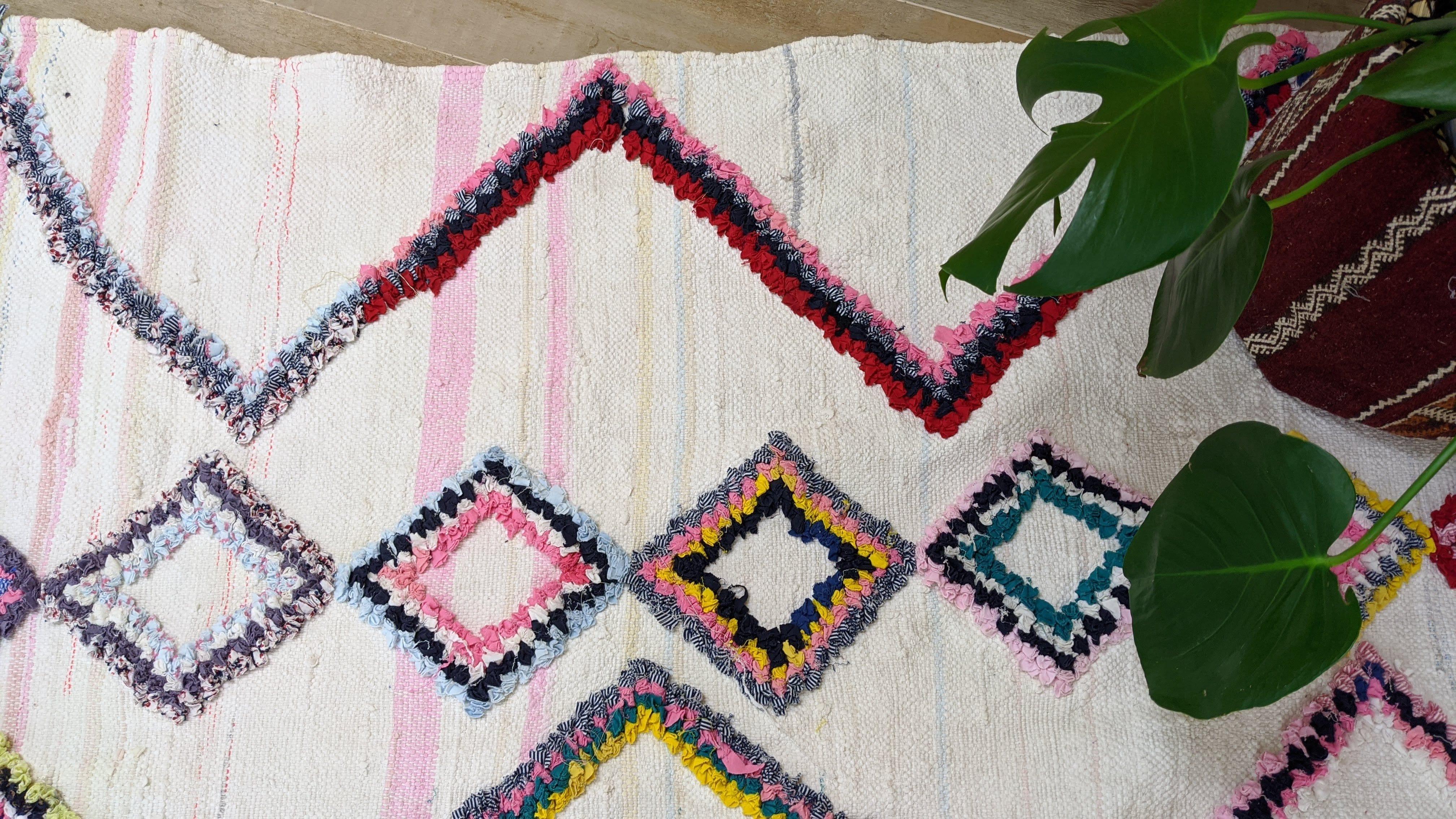 Large Boucherouite Rug, 275 x 163 cm || 9.02 x 5.35 feet - Image 5