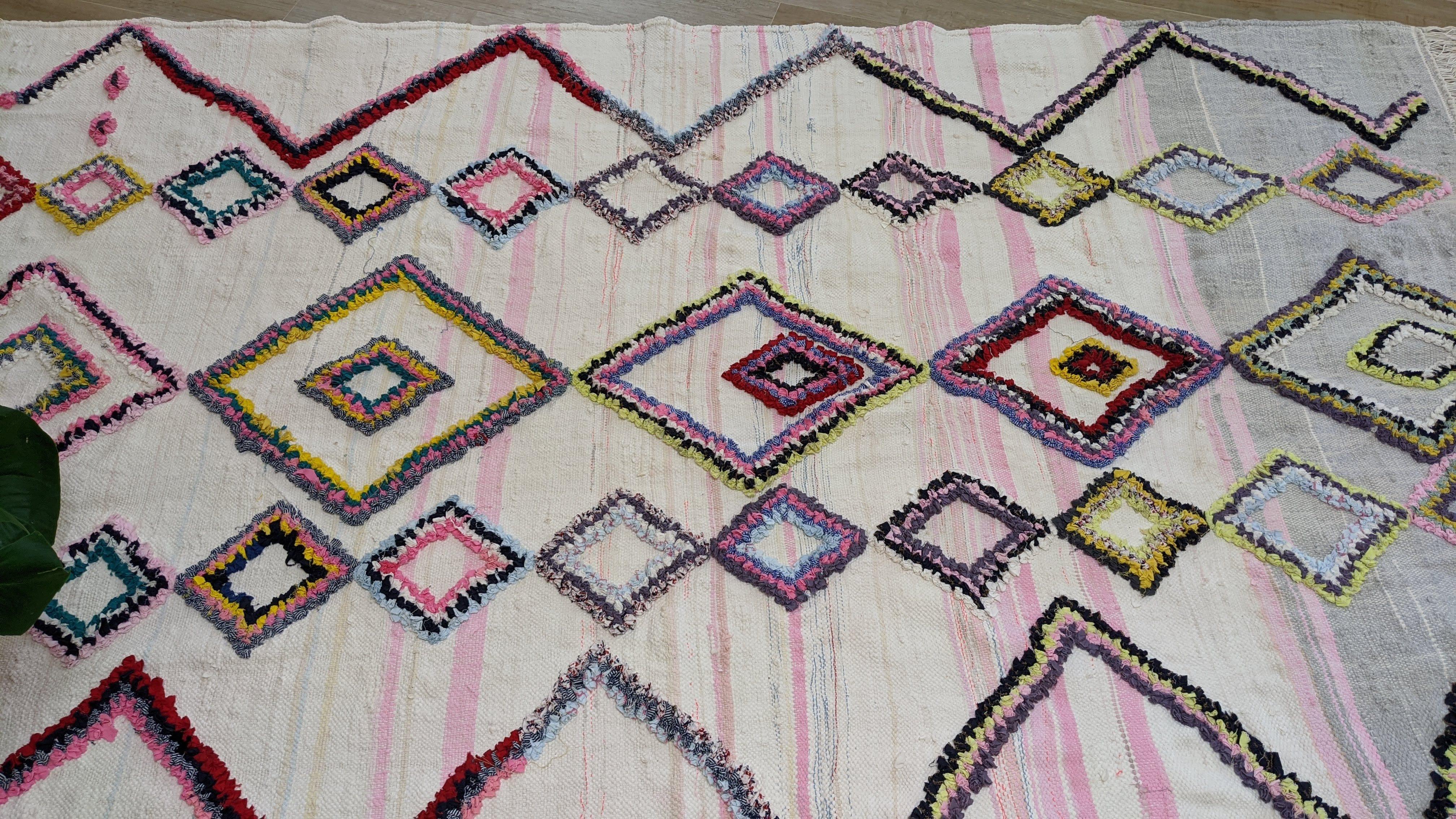 Large Boucherouite Rug, 275 x 163 cm || 9.02 x 5.35 feet - Image 9