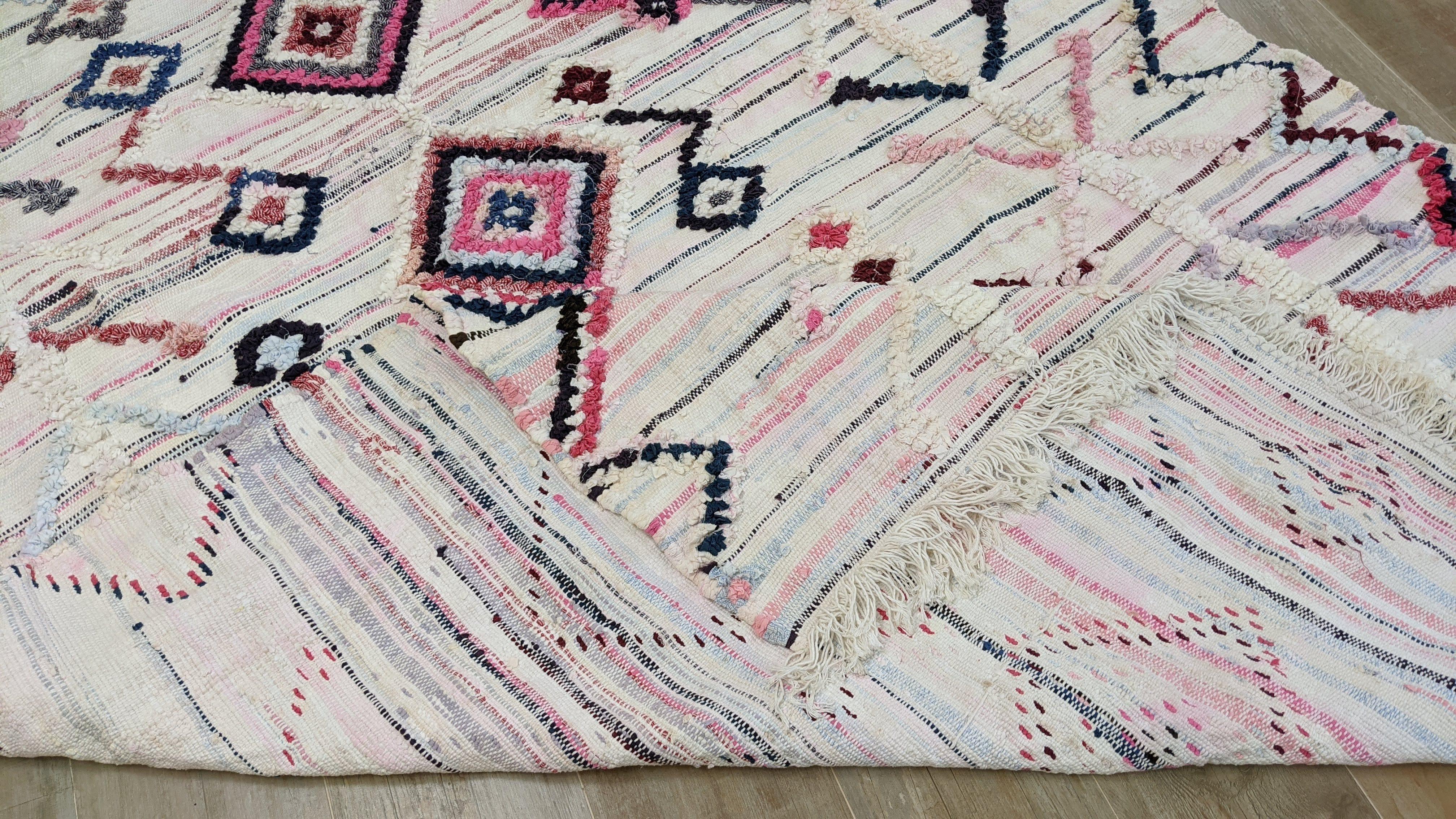Large Boucherouite Rug, 275 x 170 cm || 9.02 x 5.58 feet - Image 10