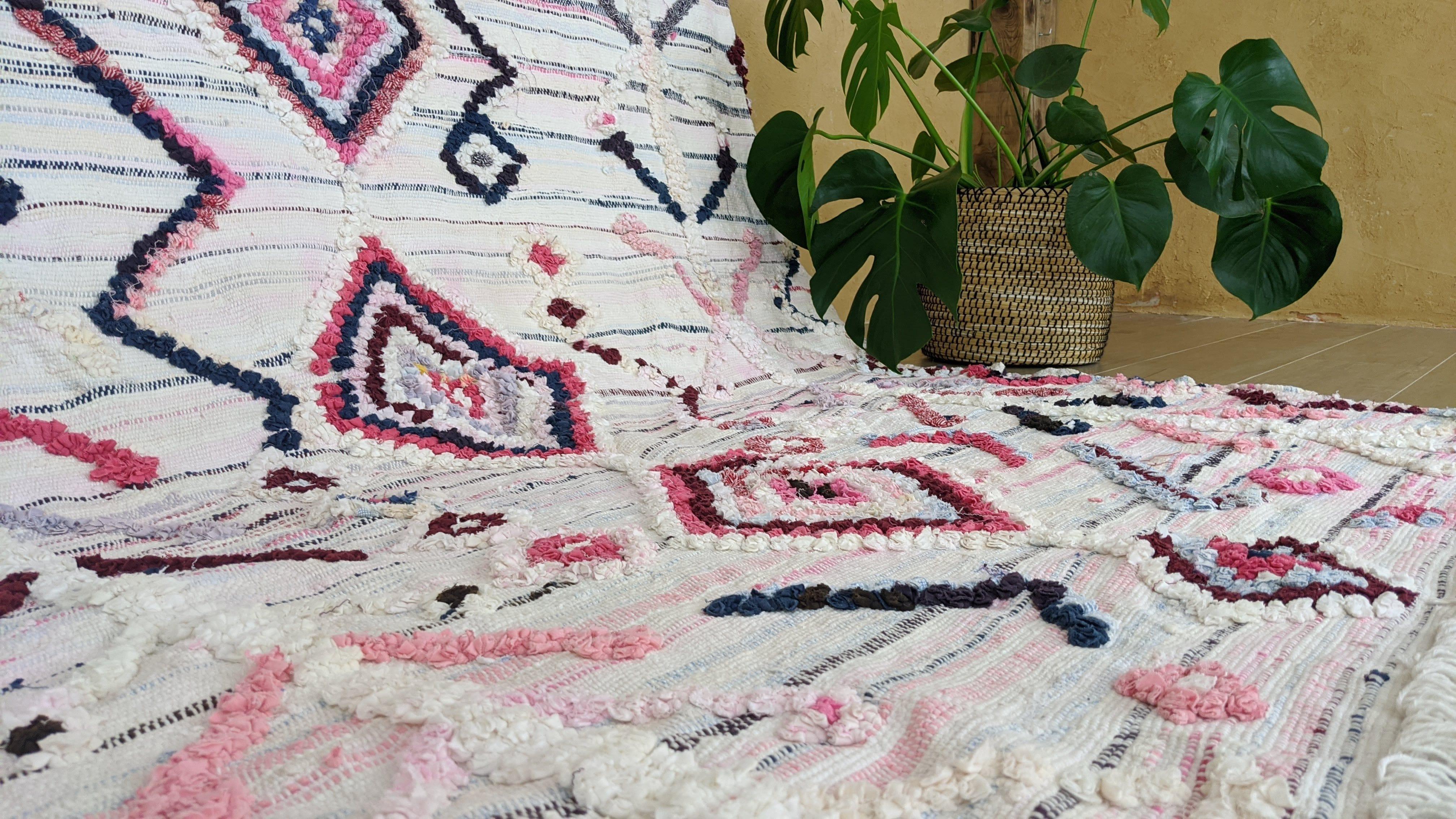 Large Boucherouite Rug, 275 x 170 cm || 9.02 x 5.58 feet - Image 3