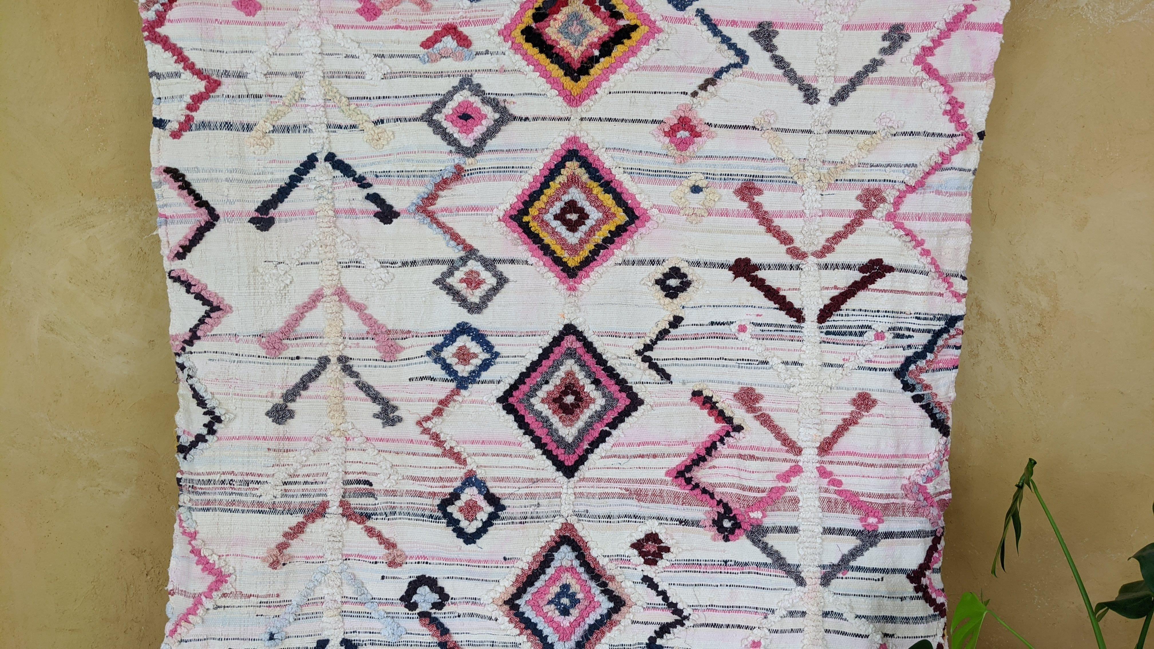 Large Boucherouite Rug, 275 x 170 cm || 9.02 x 5.58 feet - Image 4
