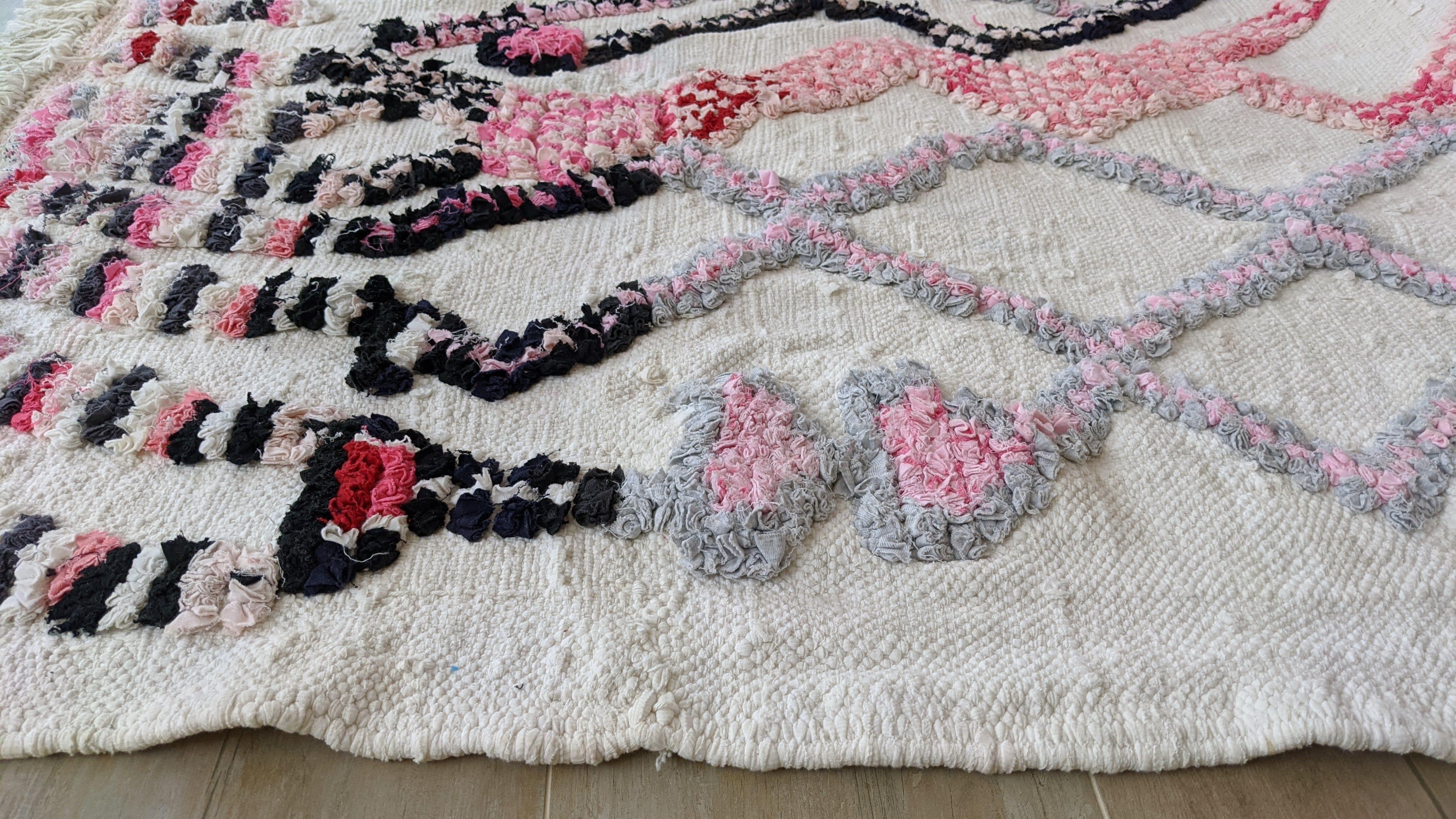 Large Boucherouite Rug, 295 x 165 cm || 9.68 x 5.41 feet - Image 3