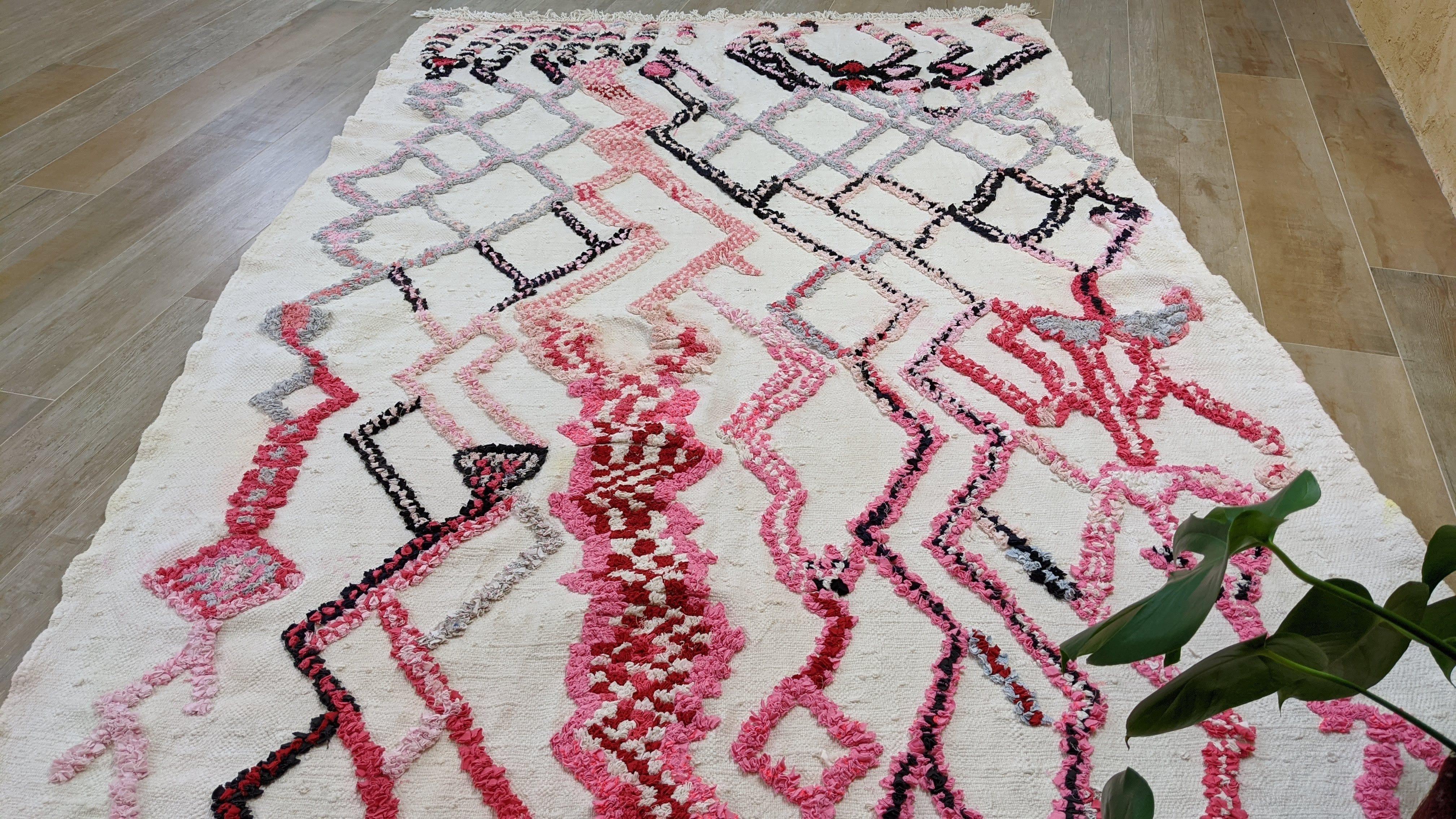Large Boucherouite Rug, 295 x 165 cm || 9.68 x 5.41 feet - Image 8