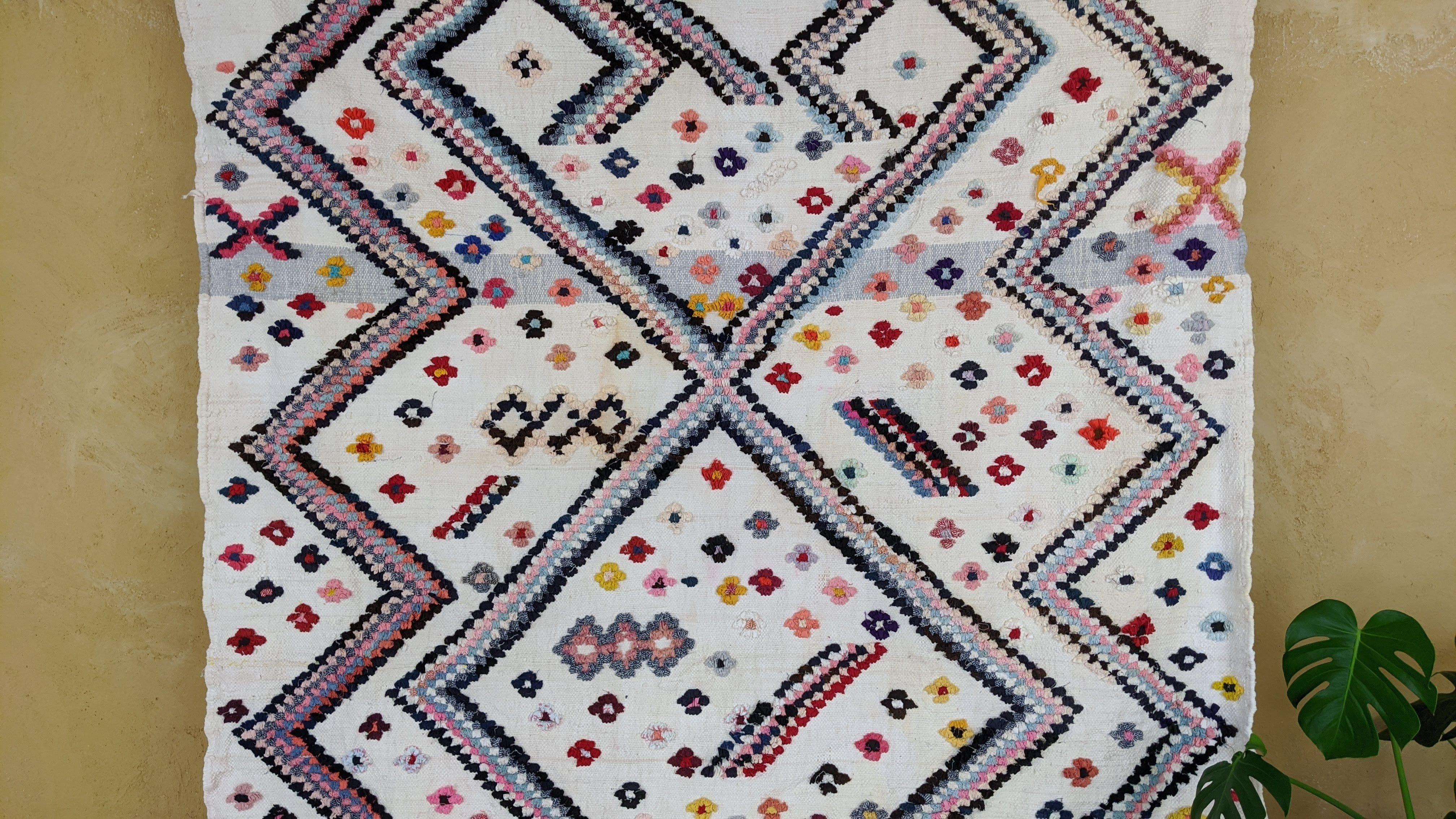 Large Boucherouite Rug, 295 x 183 cm || 9.68 x 6 feet - Image 4