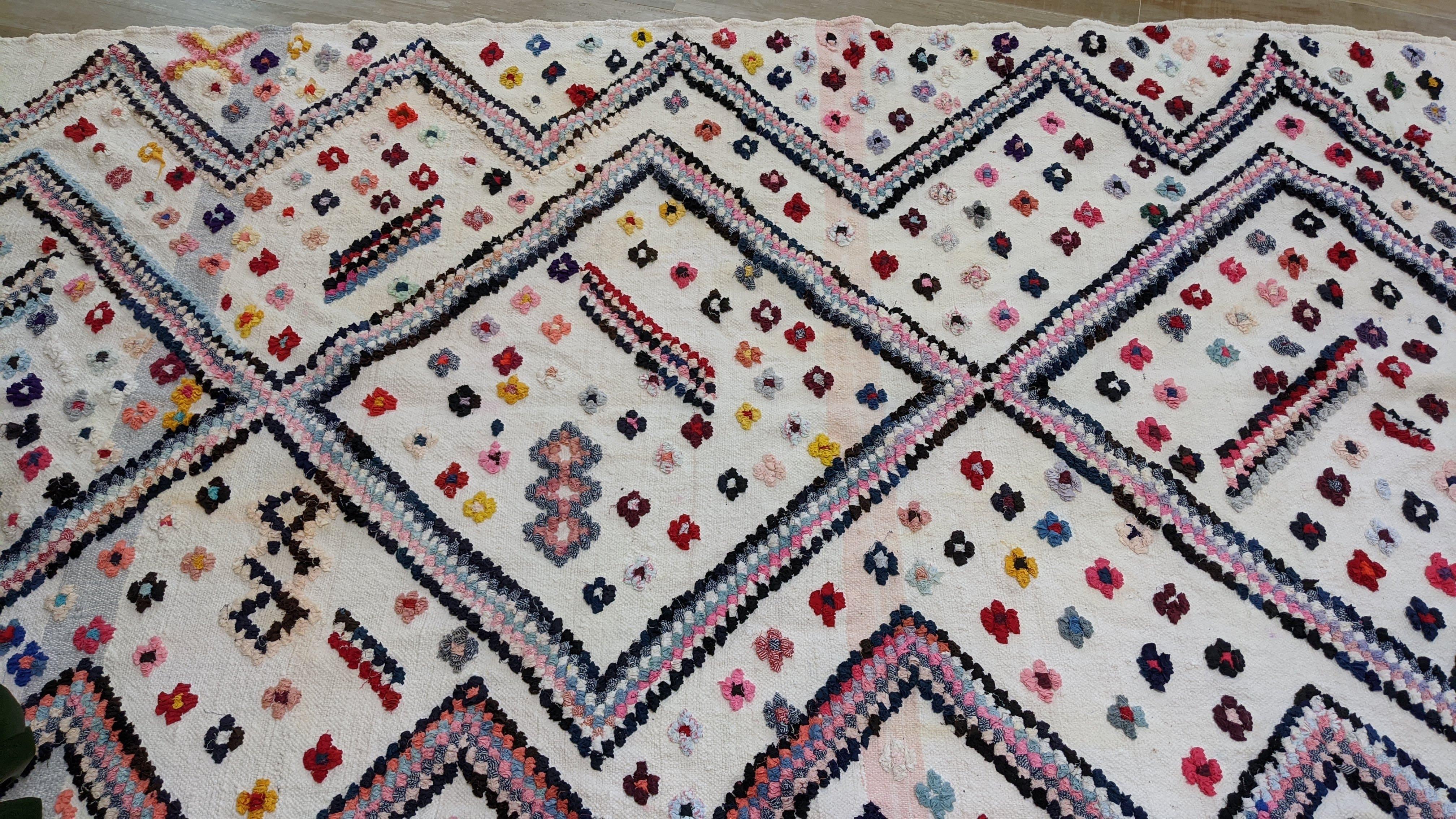 Large Boucherouite Rug, 295 x 183 cm || 9.68 x 6 feet - Image 9