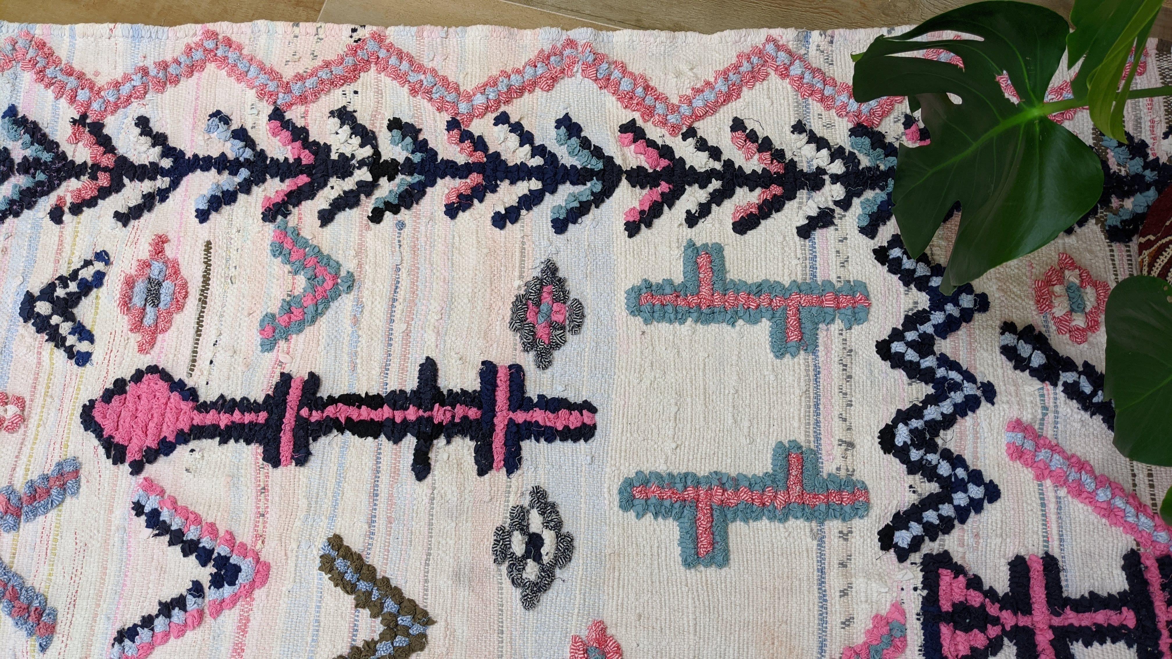 Large Boucherouite Rug, 305 x 175 cm || 10.01 x 5.74 feet - Image 7