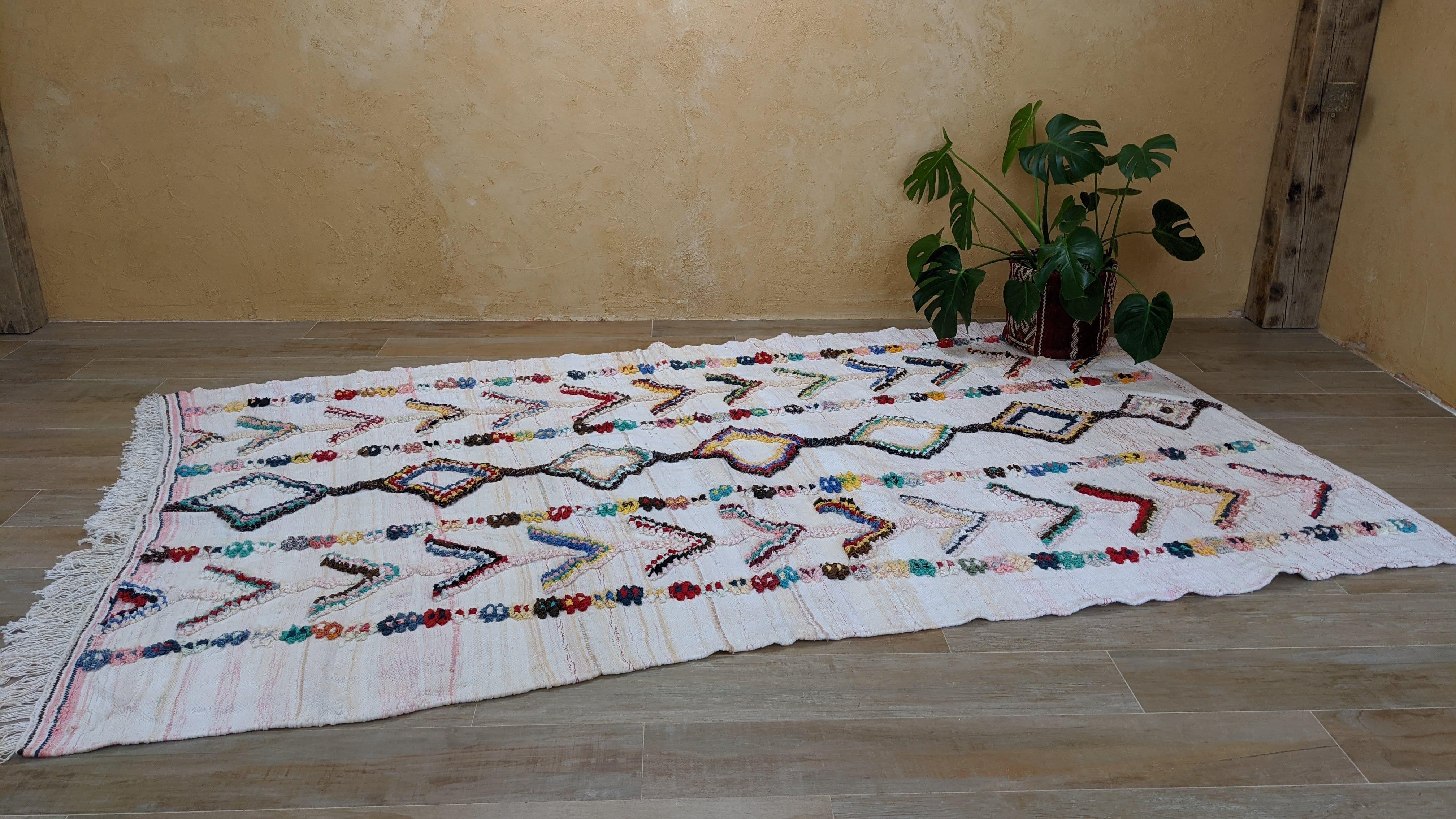 Large Boucherouite Rug, 305 x 180 cm || 10.01 x 5.91 feet - Image 6