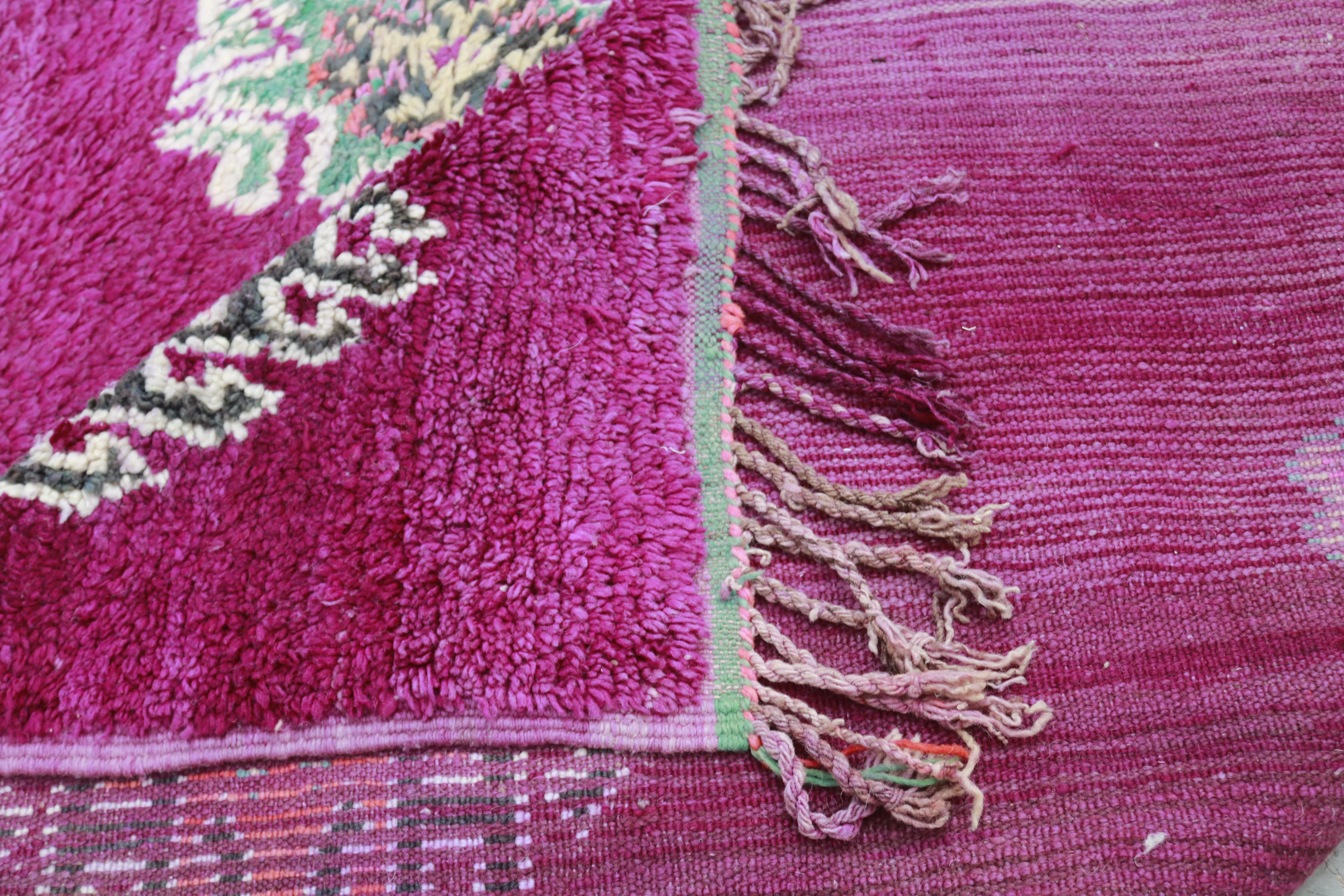 Large Boujaad Rug 405×200 cm – Deep Magenta Moroccan Berber Rug with Amazigh Diamond Motifs, GO-1008 - Image 4