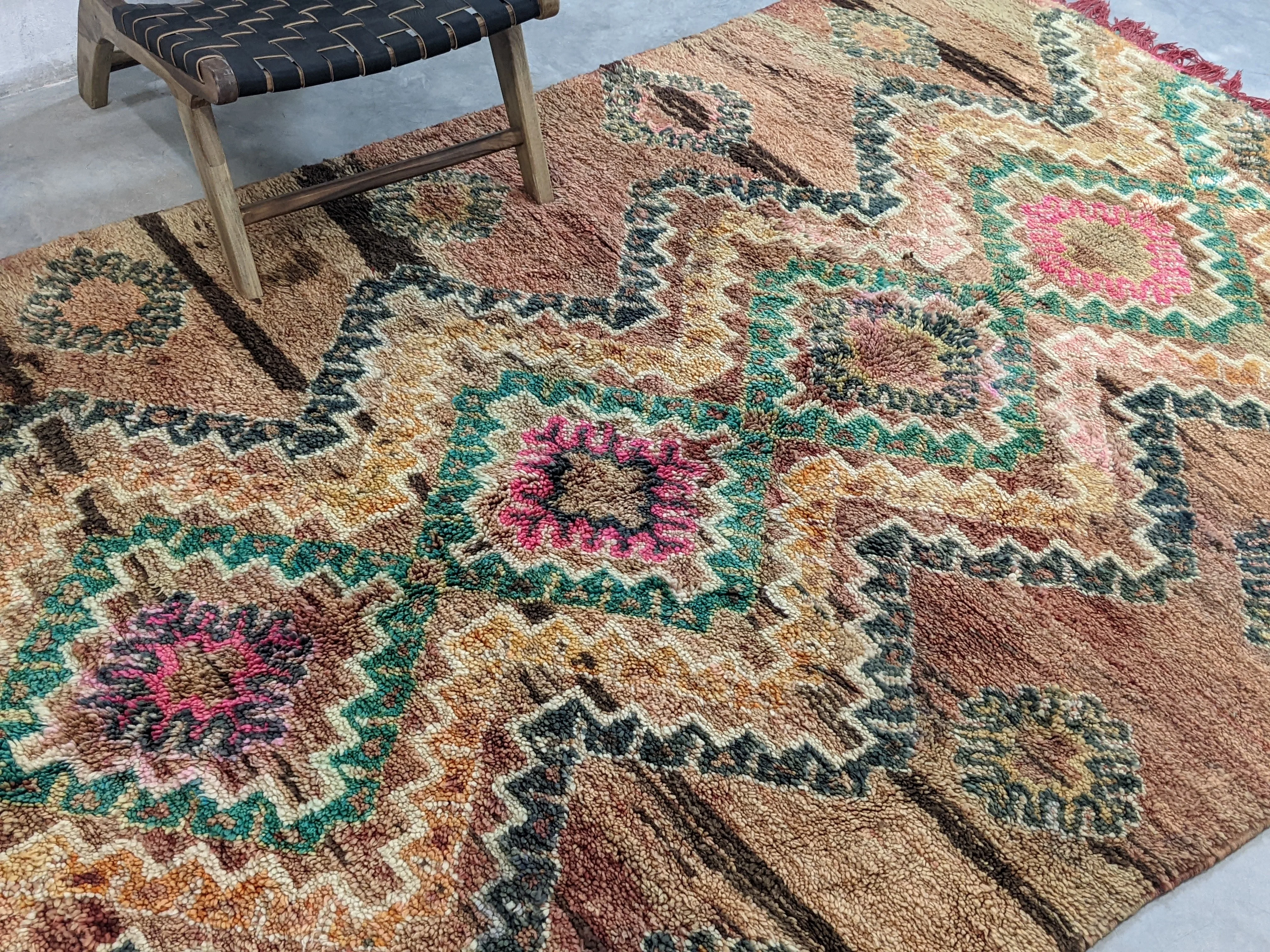 Vintage 1970s Handwoven Boujaad Rug, 335 x 170 cm || 10,99 x 5,58 feet, V-7503 - Image 4