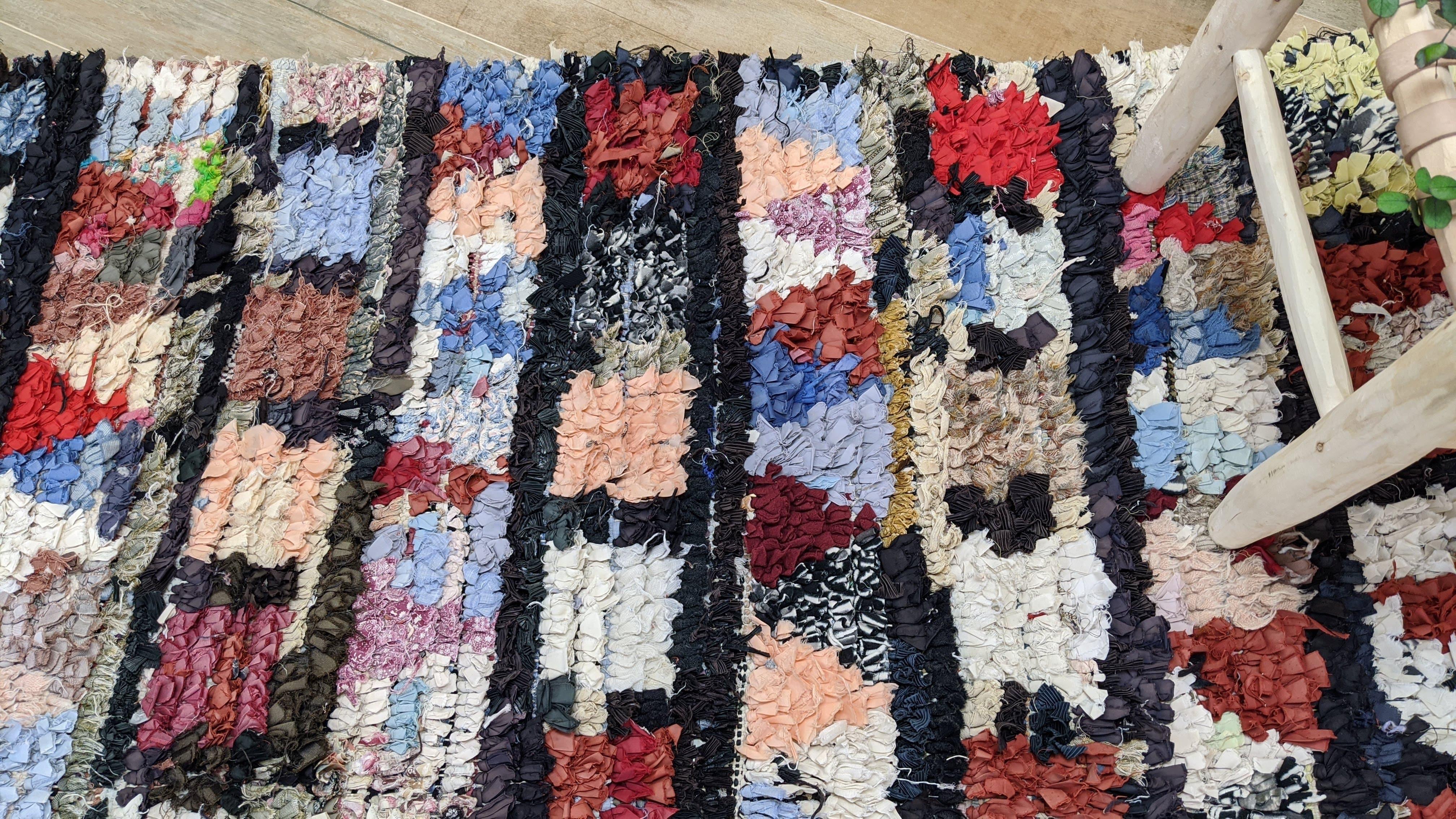 Vintage Boucherouite Rug - 205 x 135 cm || 6.73 x 4.43 feet - Image 3