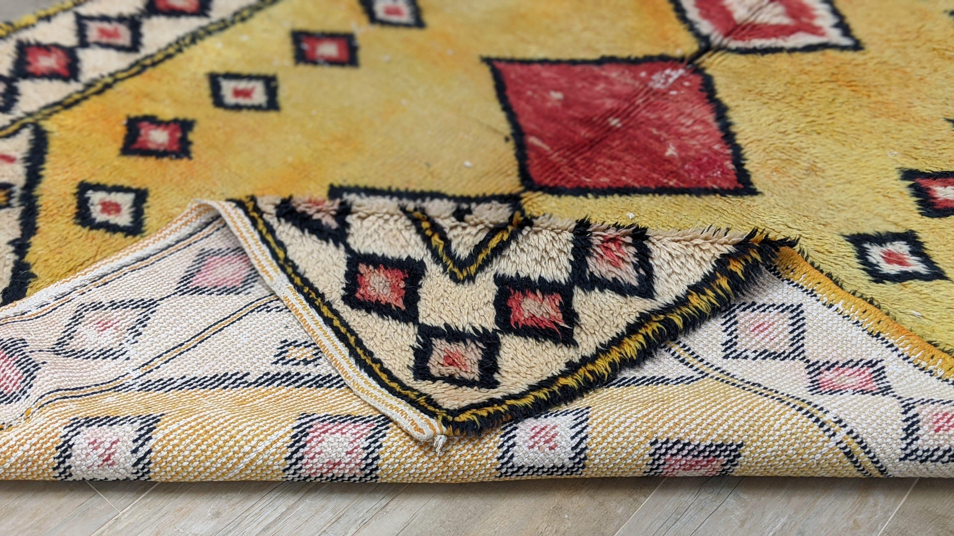 Vintage Boujaad rug, 225 x 165 cm || 7.38 x 5.41 feet - Image 3