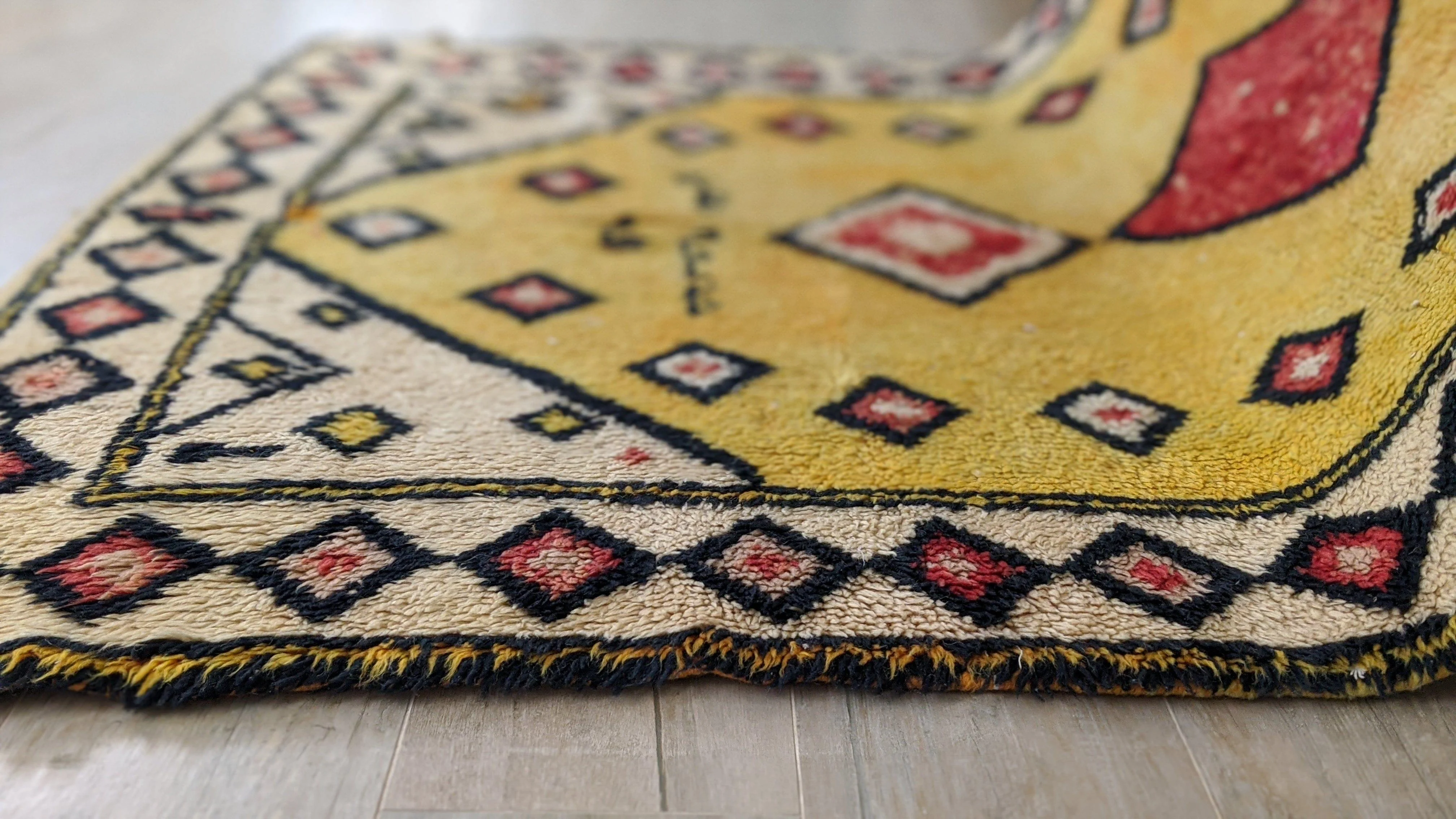 Vintage Boujaad rug, 225 x 165 cm || 7.38 x 5.41 feet - Image 4