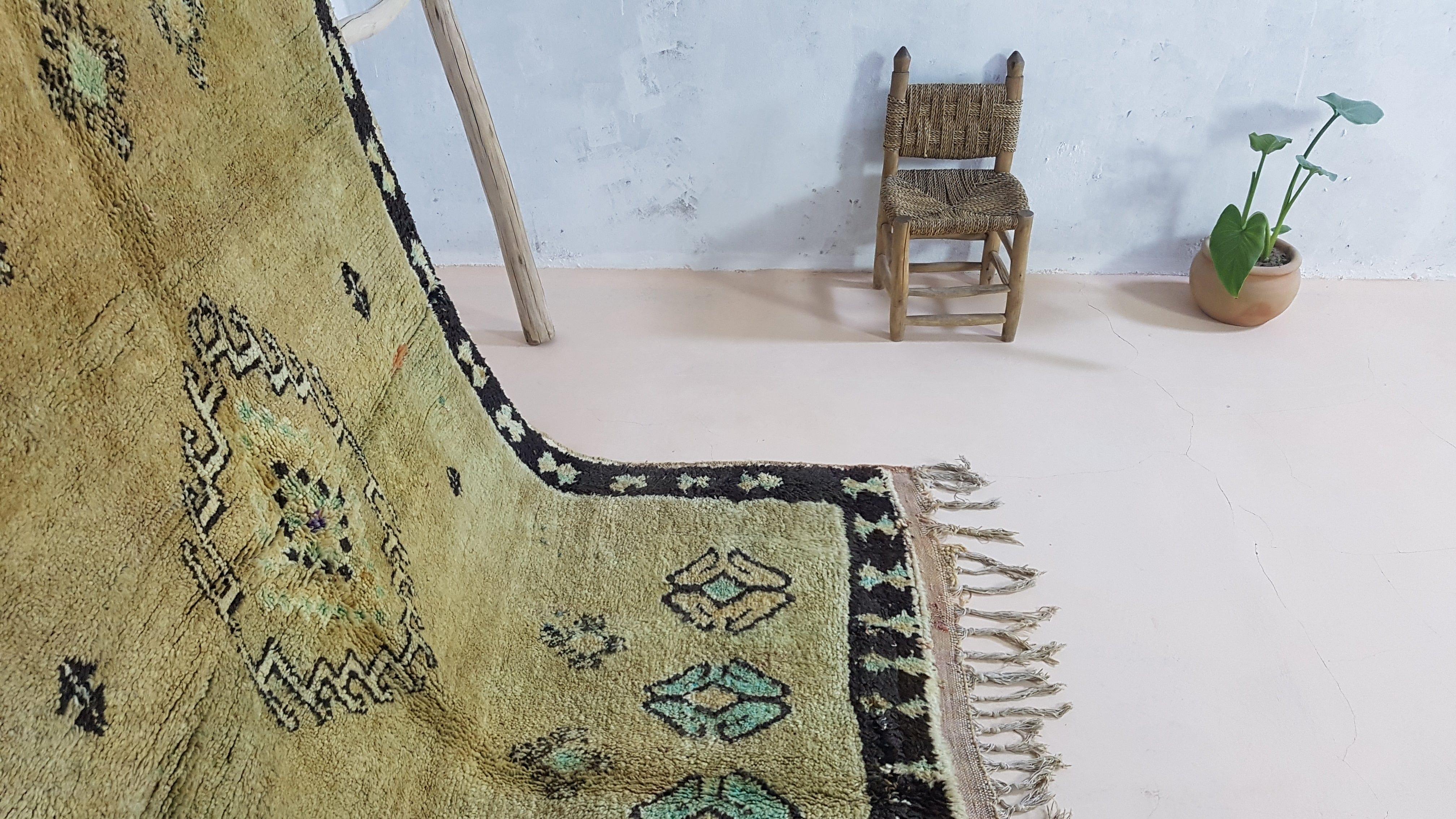 Vintage Boujaad rug, 235 x 145 cm || 7.71 x 4.76 feet - Image 2