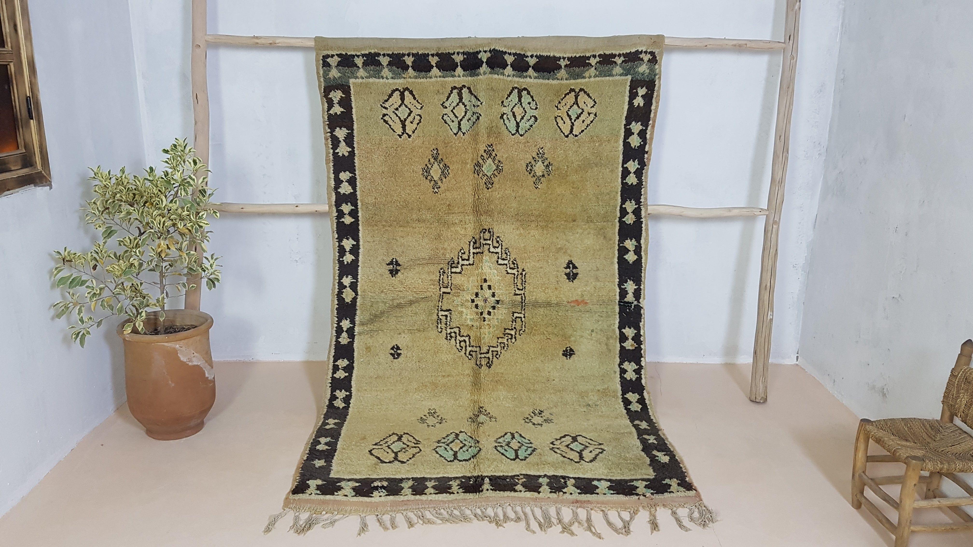 Vintage Boujaad rug, 235 x 145 cm || 7.71 x 4.76 feet - Image 3