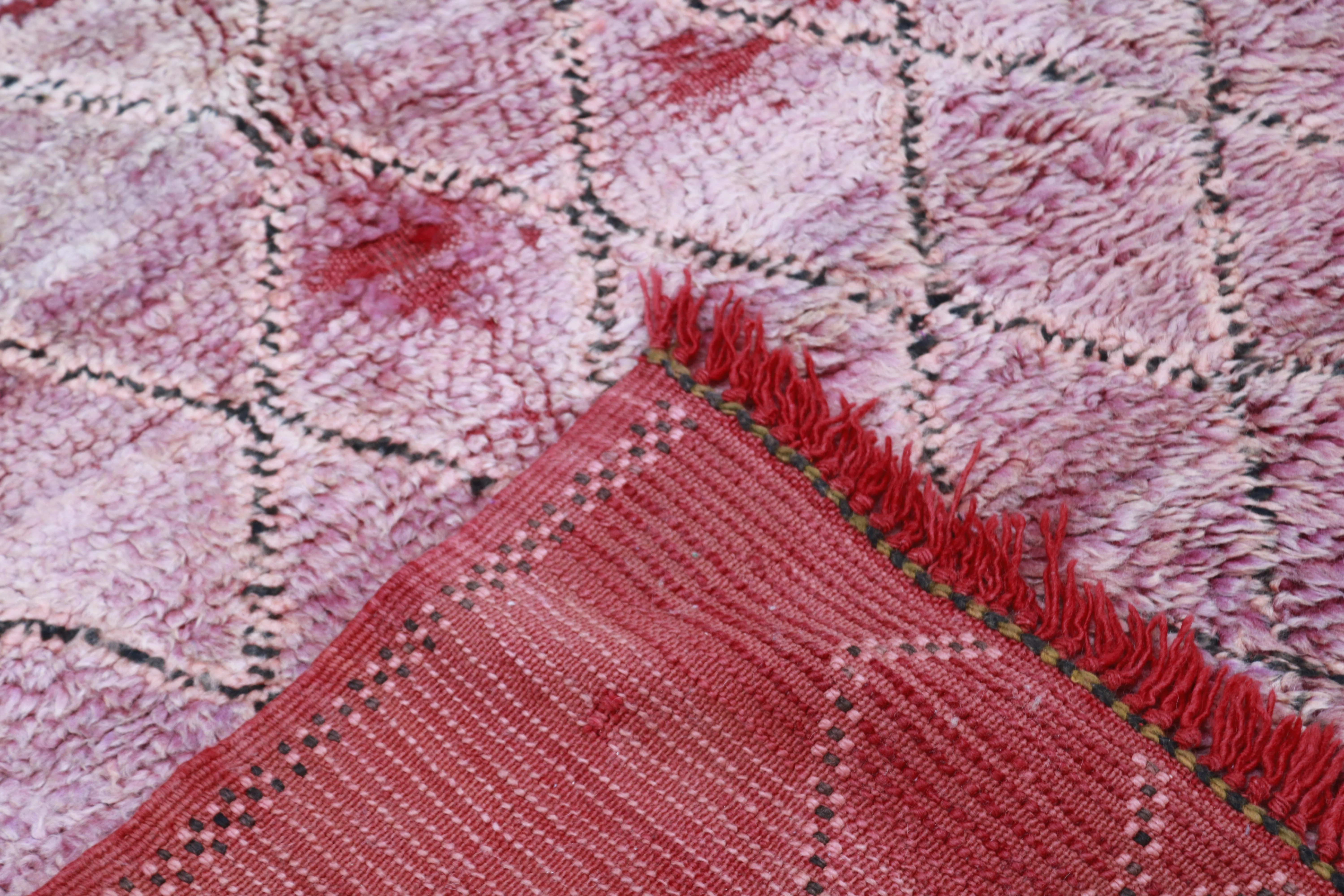 Vintage Boujaad Rug 260×165 cm – Pink Moroccan Berber Rug with Faded Tribal Diamond Pattern, GO-1007 - Image 3