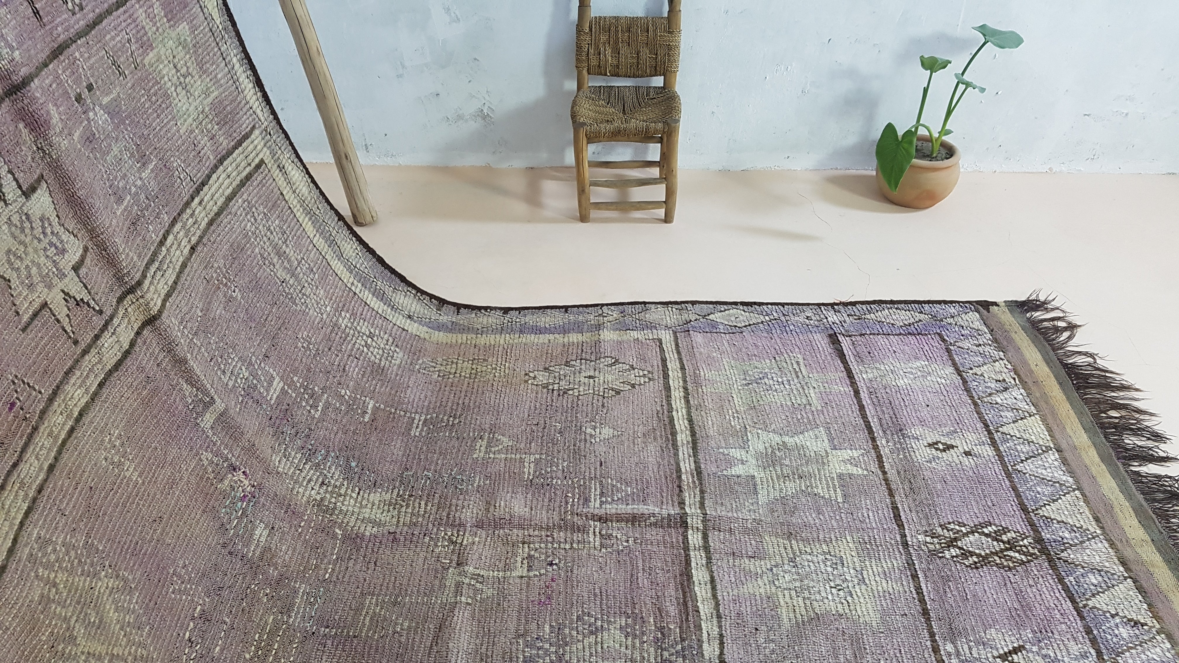 Vintage Boujaad rug, 330 x 165 cm || 10.83 x 5.41 feet - Image 2